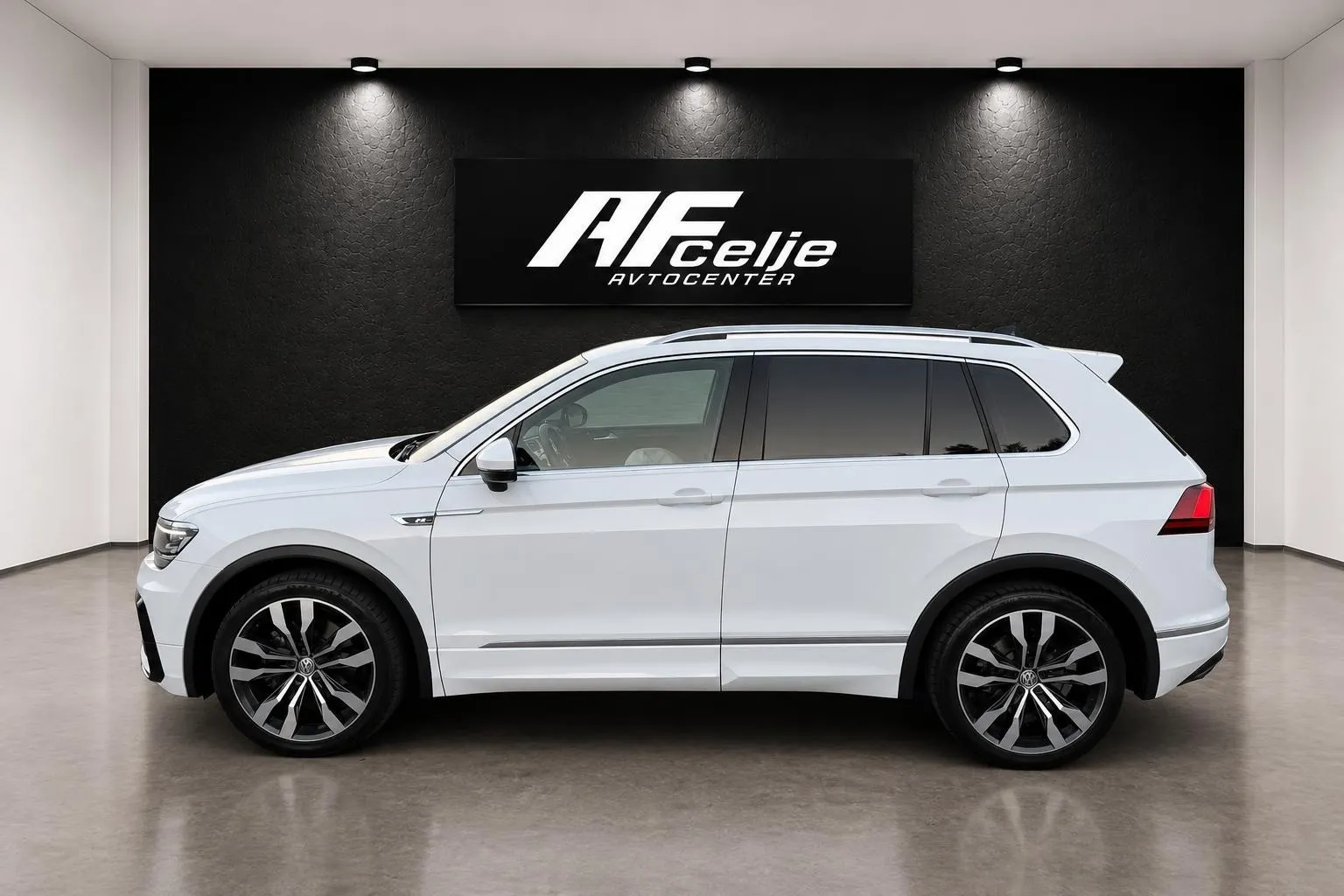Zunanja slika - Volkswagen Tiguan - 2.0 TDI-4X4-DSG-176KW-2X R LINE-VIRTUAL-FUL LED- - 6