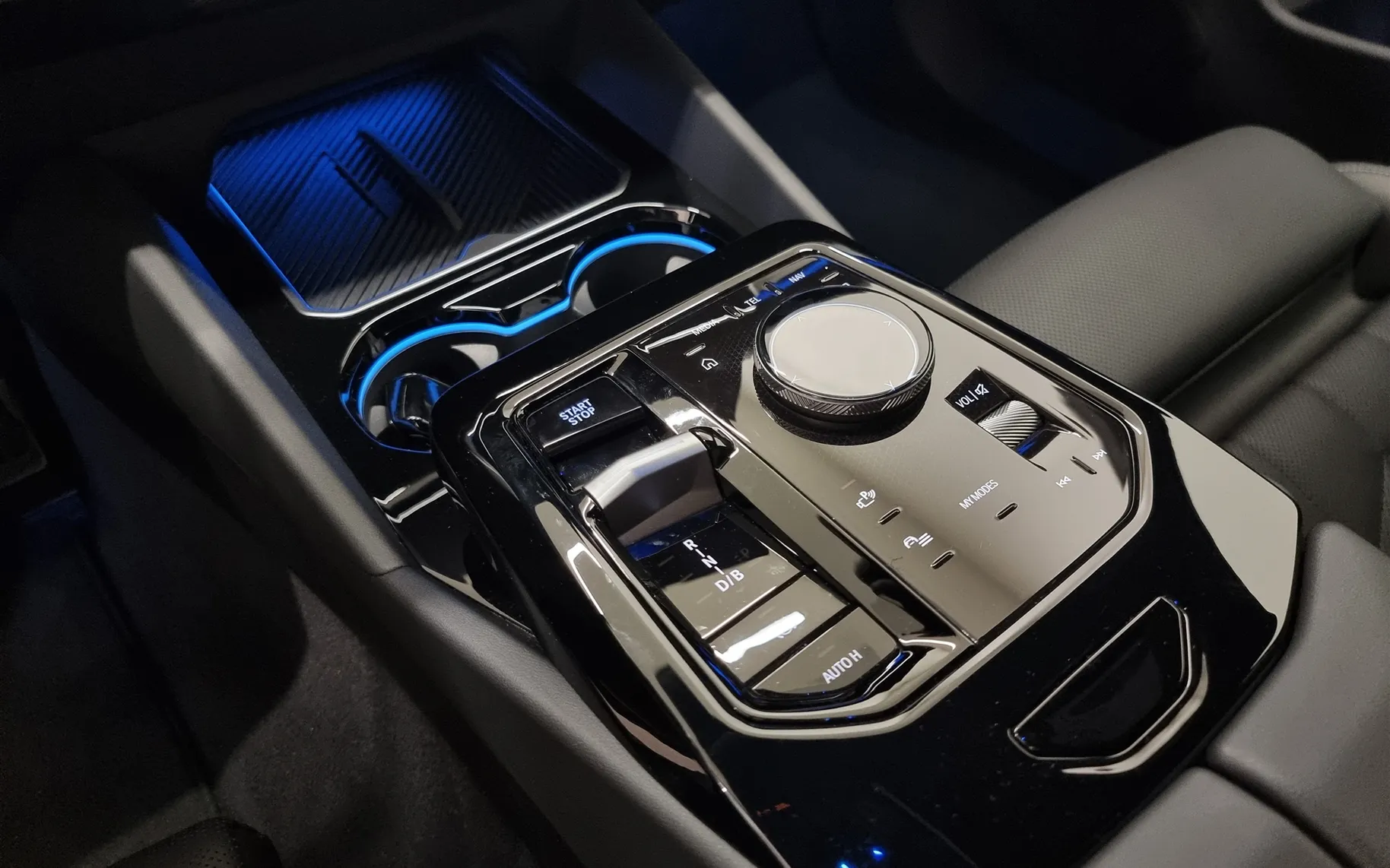 Zunanja slika - BMW i5 - M60 xDrive Limuzina - 20