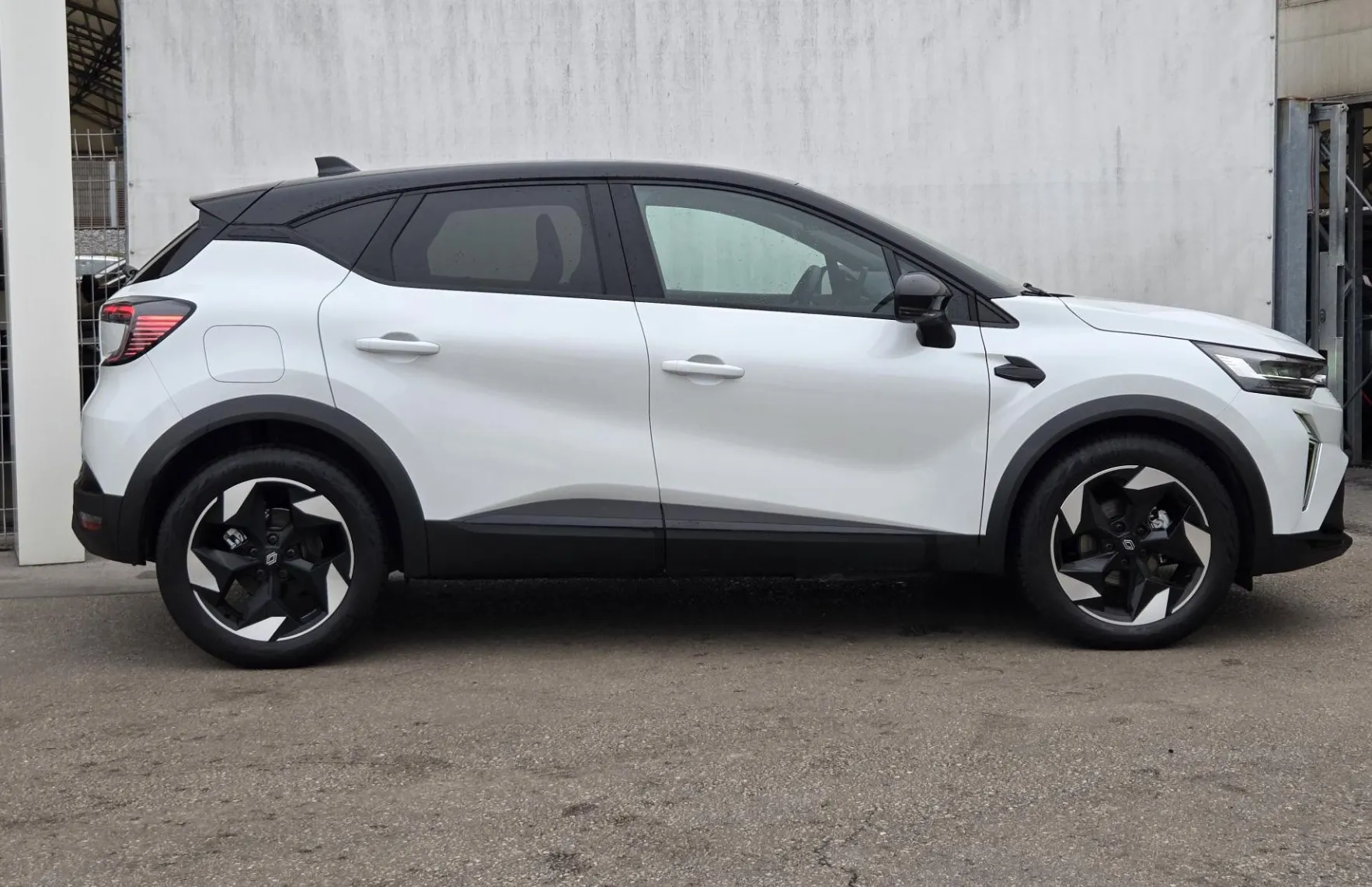 Zunanja slika - Renault Captur - Techno TCe140 Avtomatik +Paket Navi. in parkiranje - 4