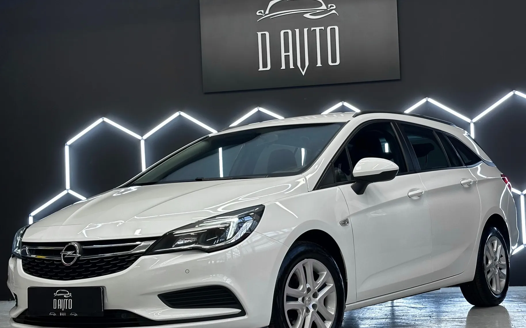 Zunanja slika - Opel Astra - Sports Tourer 1.6 CDTI VELIKA NAVI+KAMERA+GR.SEDEŽ - 1