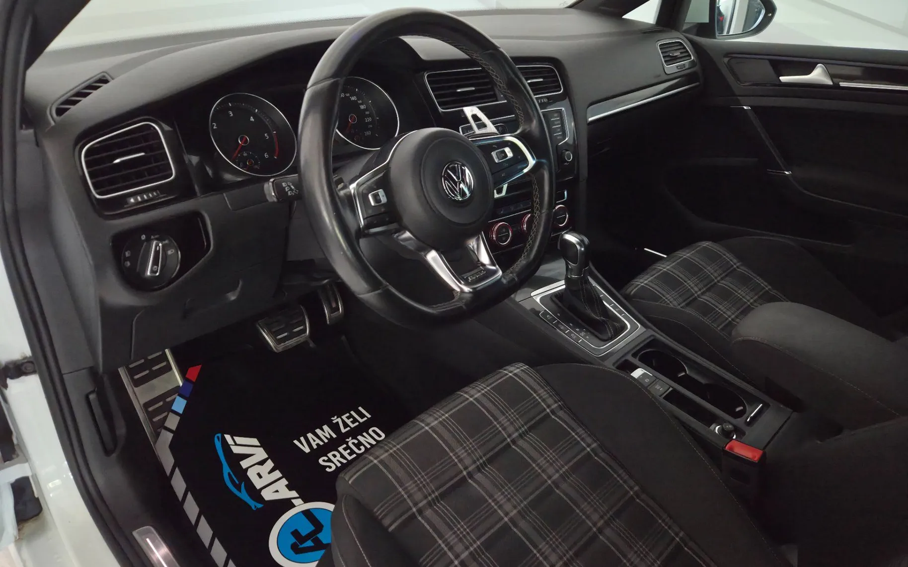 Notranja slika - VW Golf - Variant 2,0 GTD BMT DSG - 11