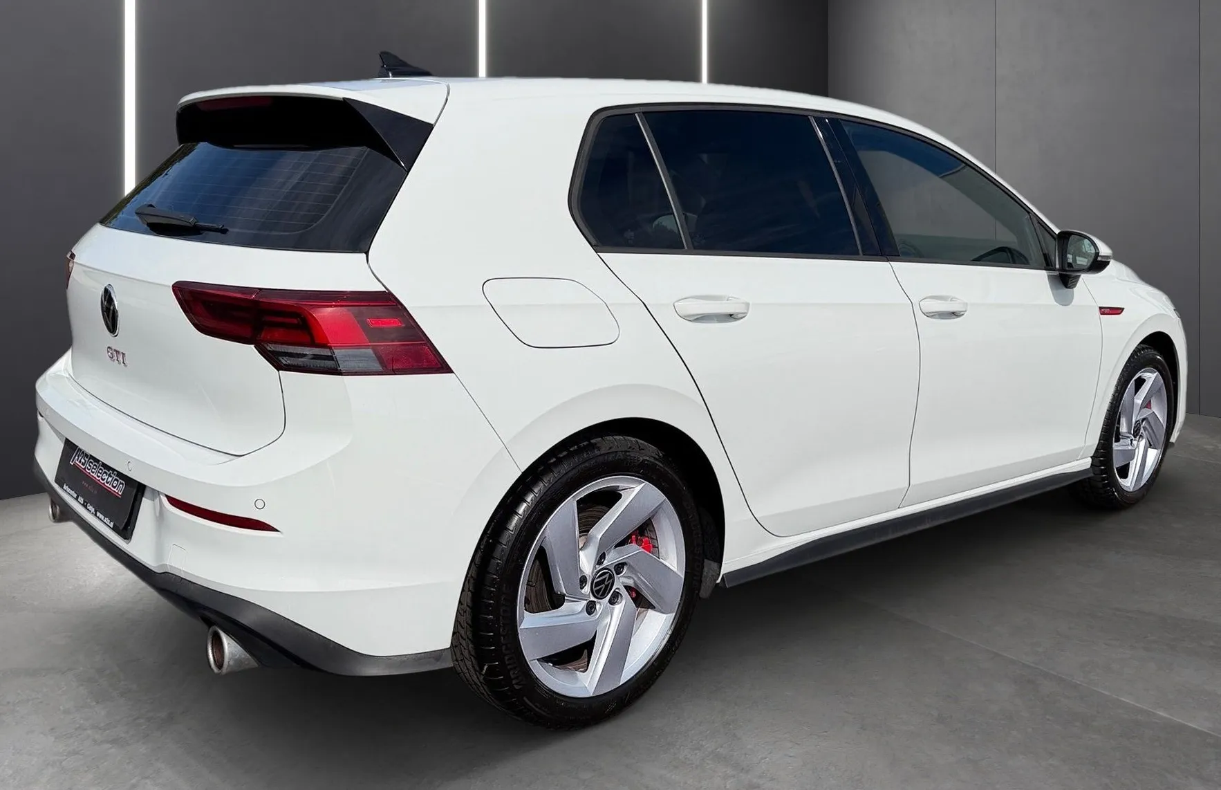 Zunanja slika - VW Golf - 2.0 TSI GTI DSG-12.700km-AppConnect-Amb.osvetlitev - 3