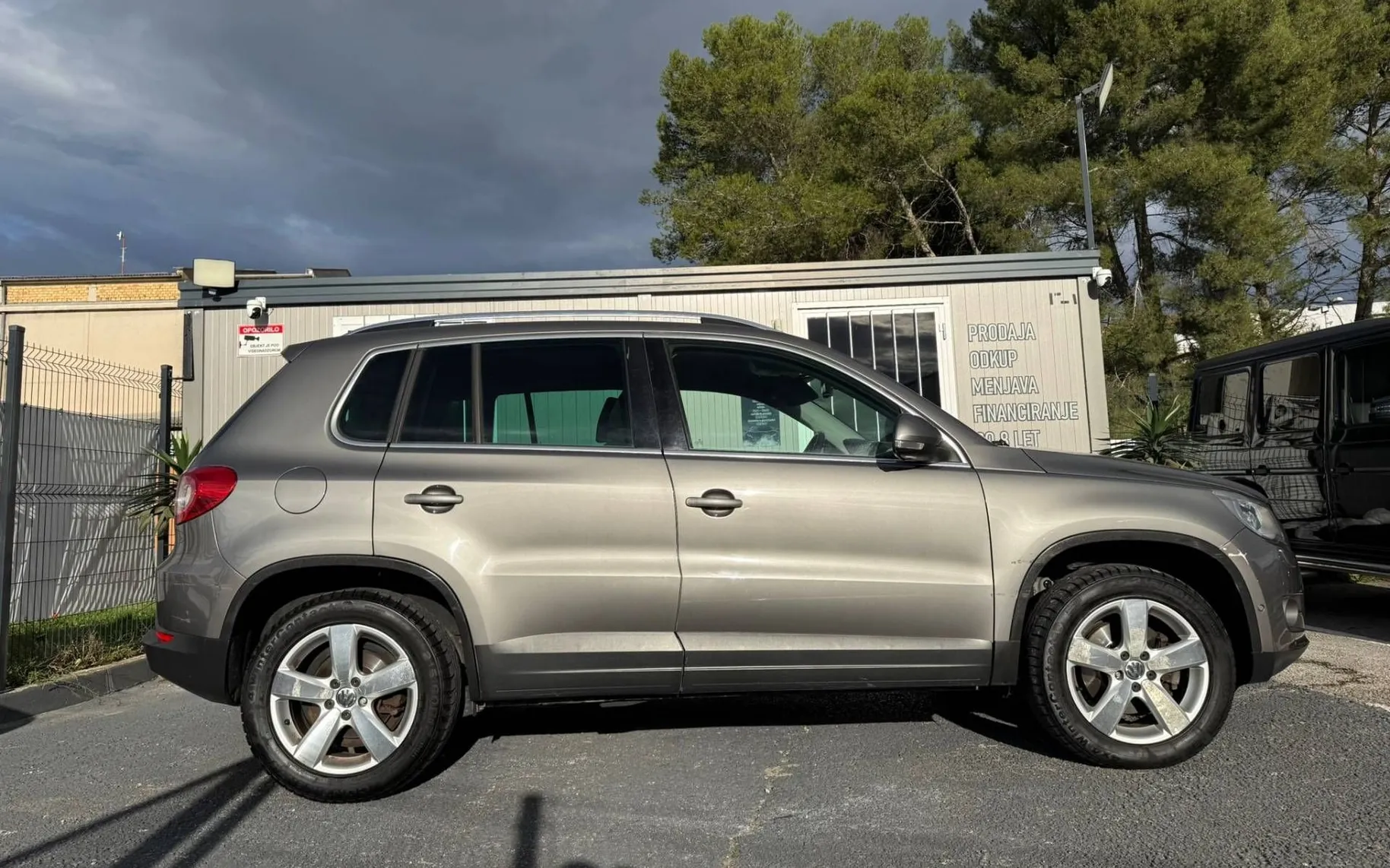 Notranja slika - Volkswagen Tiguan - 2.0 TDI 4MOTION DSG Sport 1.LASTNIK KUP. V SLO - 8