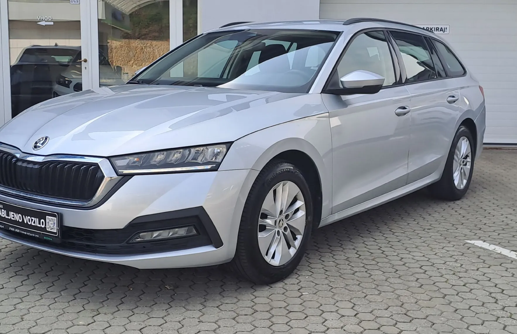 Zunanja slika - Škoda Octavia - Combi 2.0 TDI 4x4 Ambition DSG - 1