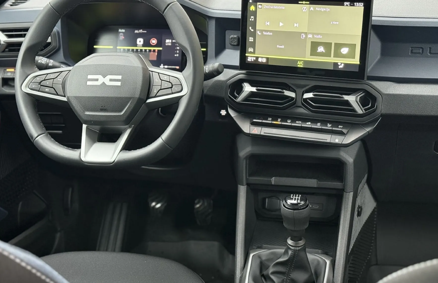 Zunanja slika - Dacia Duster - mild hybrid 130 4x4 Journey - 13