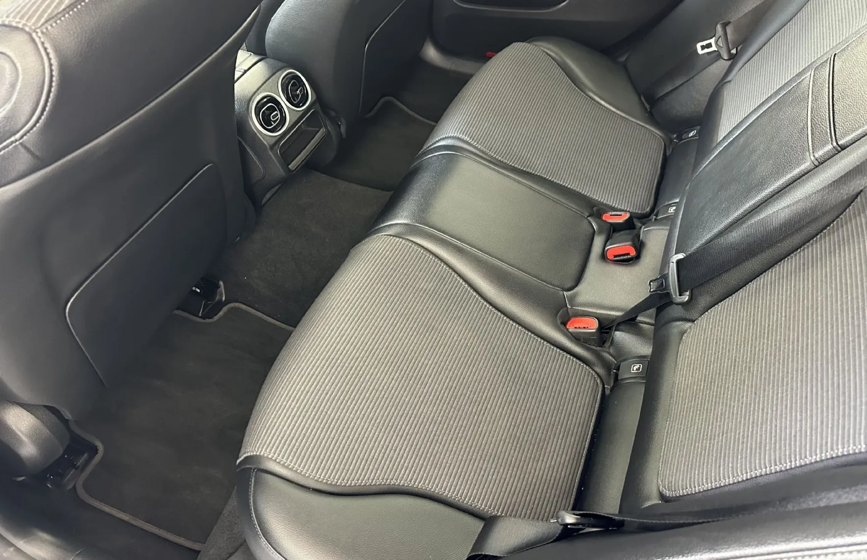 Zunanja slika - Mercedes-Benz C-Razred - C 220 d Avt.KAMERA.LEDNAVI.USNJE.ACC.SAMO 8.460 KM - 5