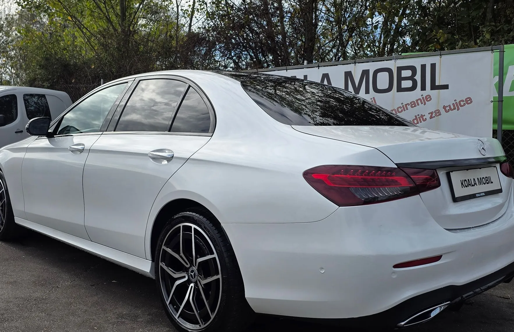 Zunanja slika - Mercedes-Benz E-Razred - E 220 d 4MATIC AMG AVT. LED-VIRTUAL-KAMERA-MEMORY - 6