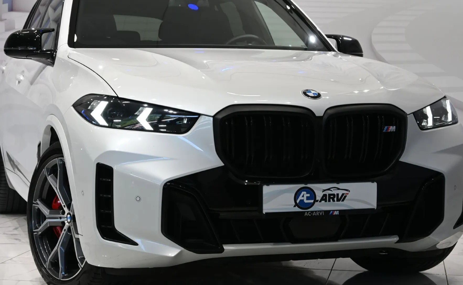 Zunanja slika - BMW X5 - serija : xDriveM60i .M.SPORT-ZRAČNO-KLJUKA-PANO-HUD-KEYLES - 1
