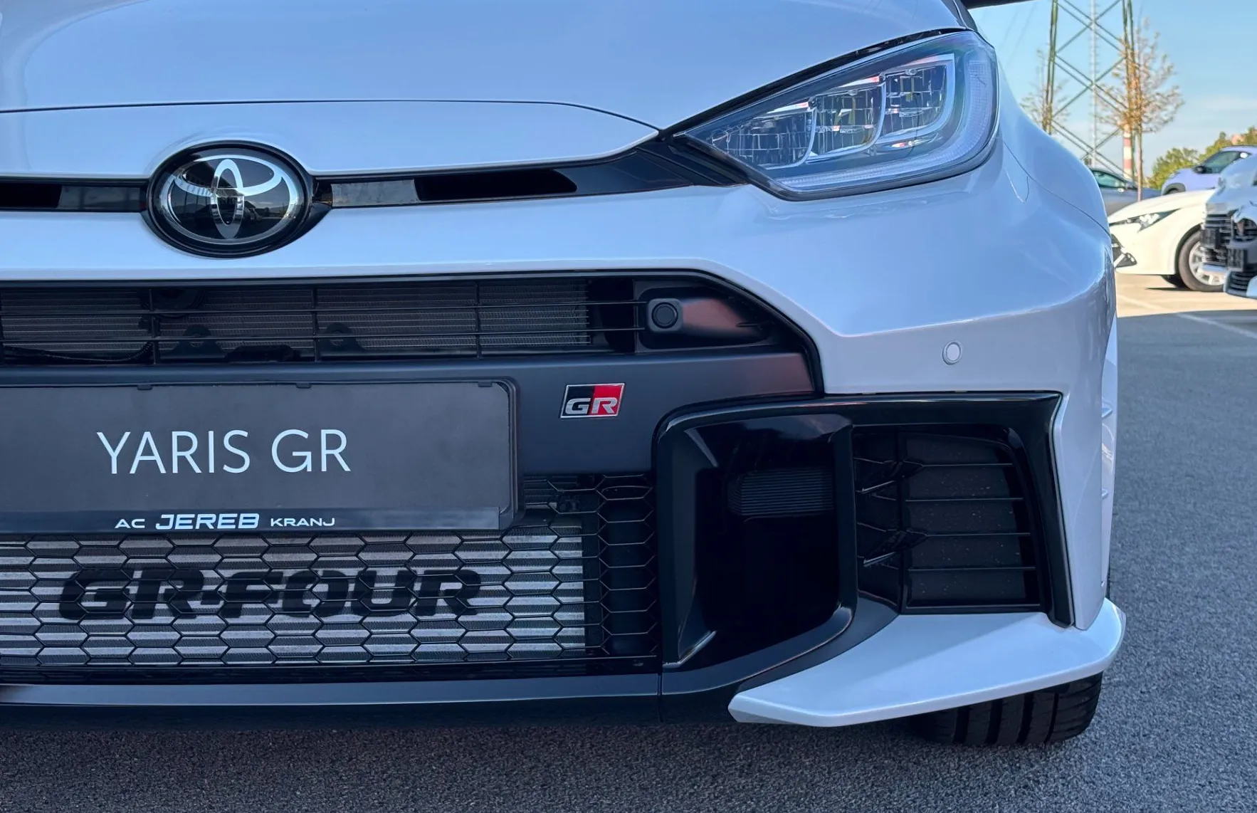 Zunanja slika - Toyota GR Yaris - 1.6T 4WD 3D M T6 RACE JBL - 2