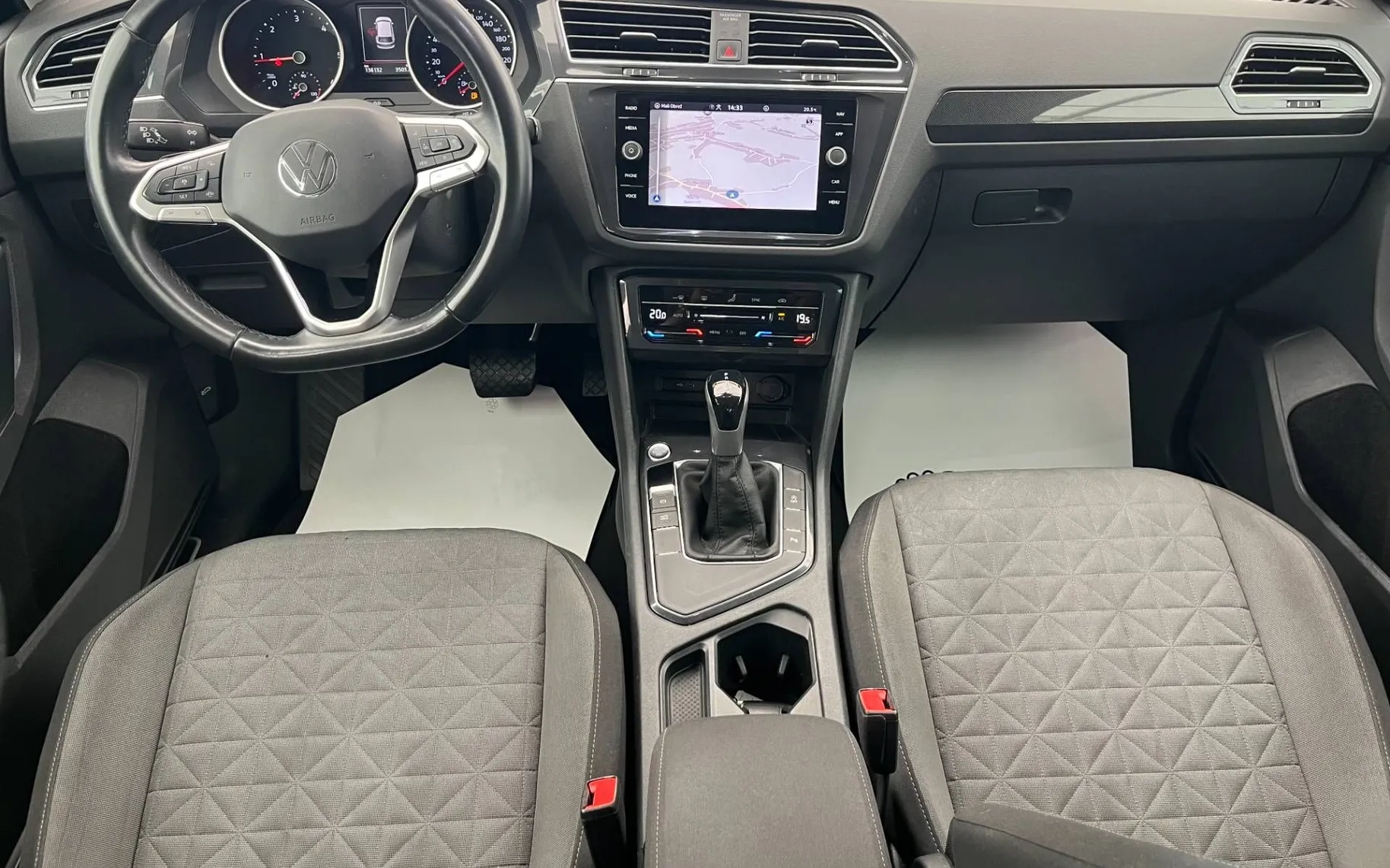 Notranja slika - Volkswagen Tiguan - 2.0 TDI BMT DSG-1 LASTNIK-LED-KAM-ODLIČEN - 12