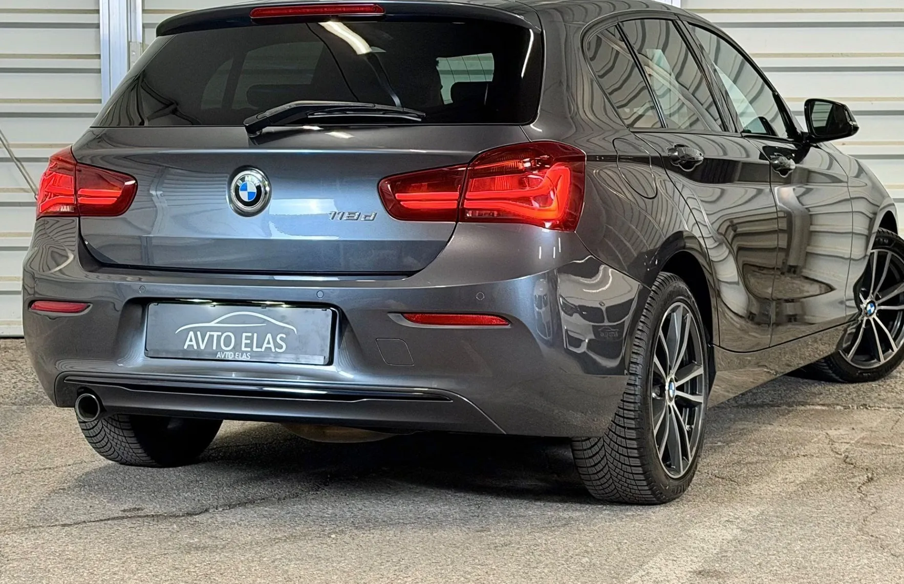 Zunanja slika - BMW Serija 1 - : 118d Sport Line - FULL LED - NAVI - TEMP - PDC ... - 6