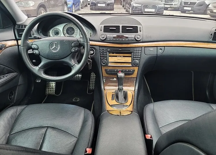 Zunanja slika - Mercedes-Benz E-Razred - E 350 4matic CLASSIC - 9
