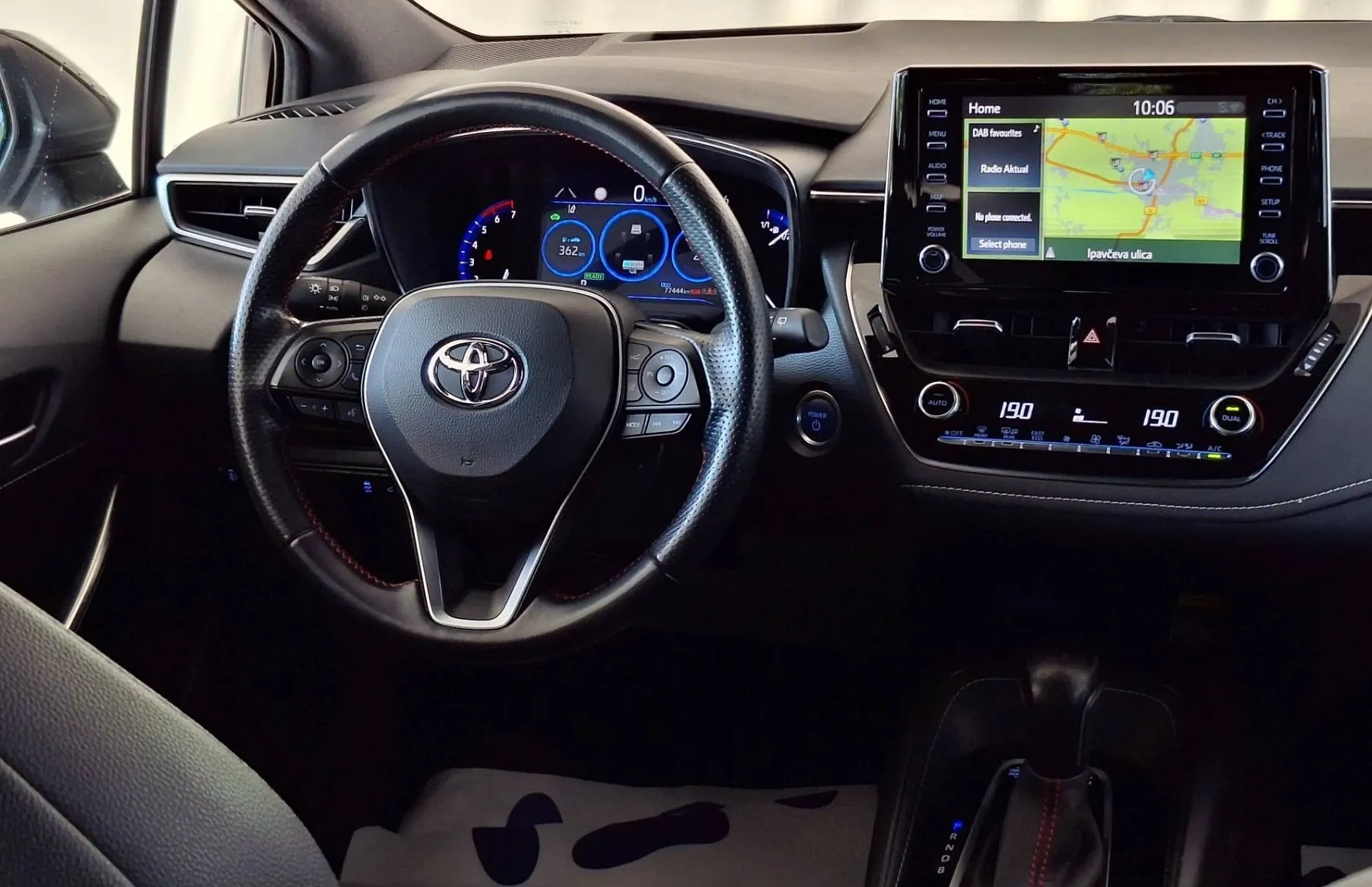 Zunanja slika - Toyota Corolla - TS Hybrid 1.8 VVT-i GR Sport •VL.KLJUKA•SLO• - 11