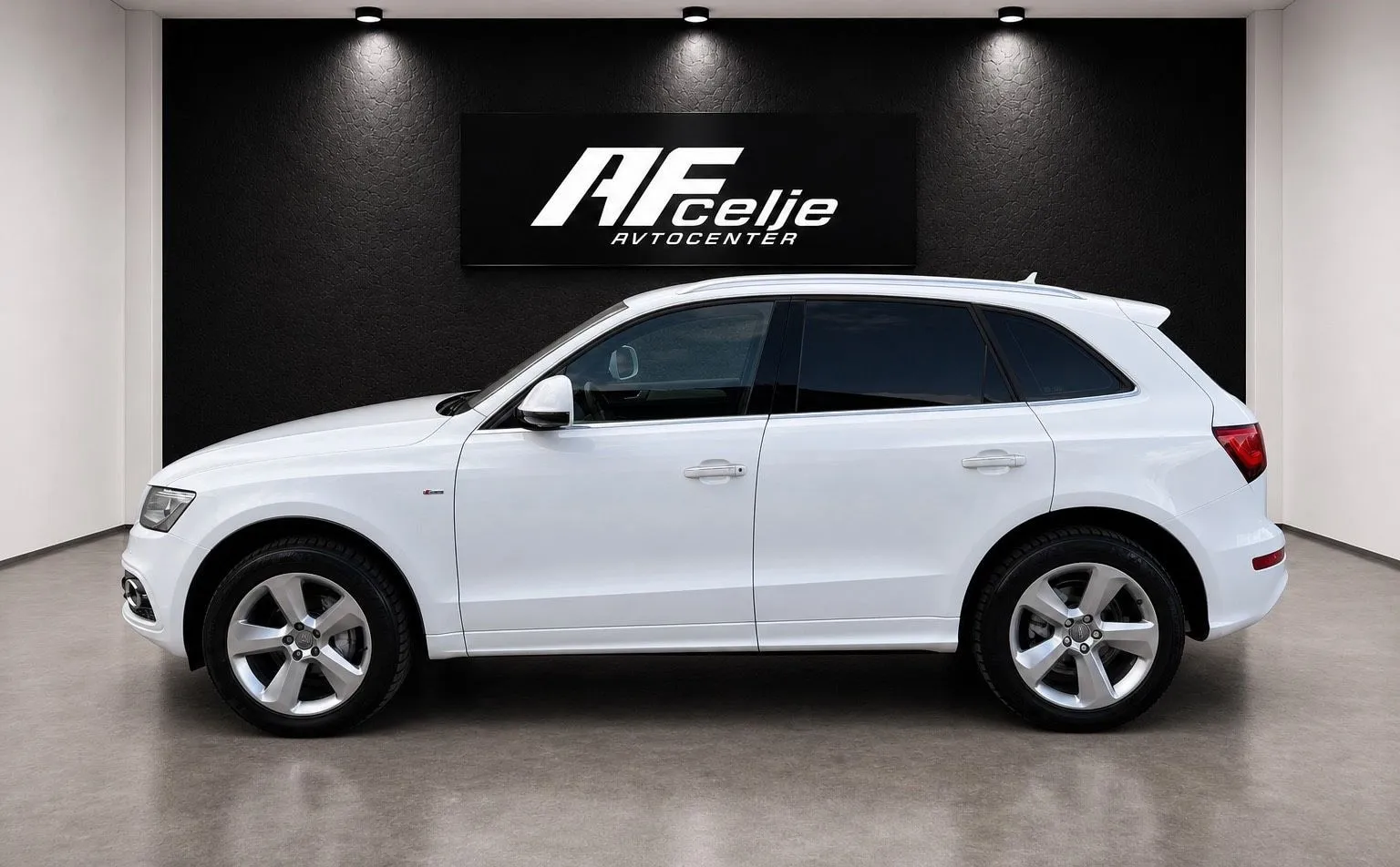 Zunanja slika - Audi Q5 - 2.0 TDI-AUT-3X S LINE-LIZING ZA TUJCE-XENON+LED - 6