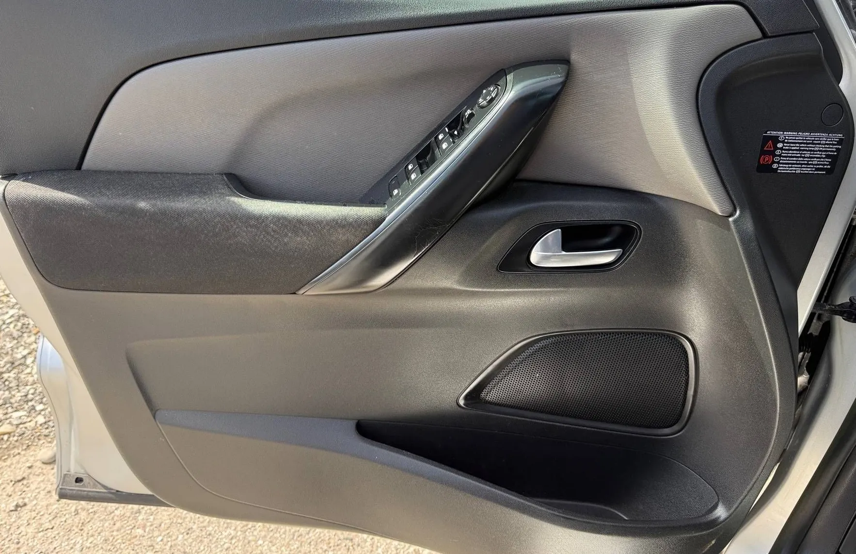 Zunanja slika - Citroën C4 - Picasso 1.6 e-HDi  NAVI PDC TEMPOMAT REDNO SERVISIRAN... - 13
