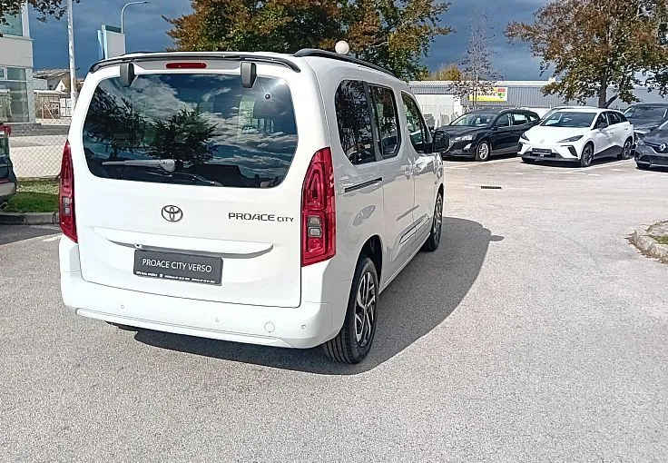 Zunanja slika - Toyota Proace - City Verso 1.5 D-4D S S Family 96kW - 4