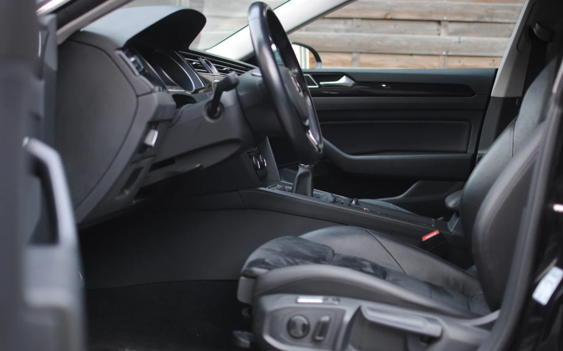 Notranja slika - Volkswagen Arteon - 2,0 TDI BMT Elegance DSG - 23