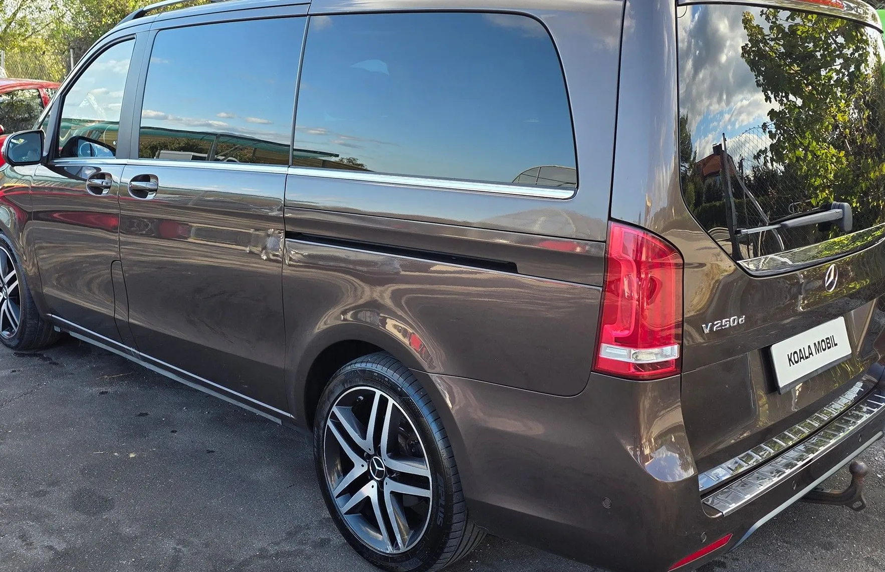 Zunanja slika - Mercedes-Benz V-Razred - V 250D 7 SEDEŽEV-LED-KAMERA-PANORAMA-ALU-ODLIČEN - 6