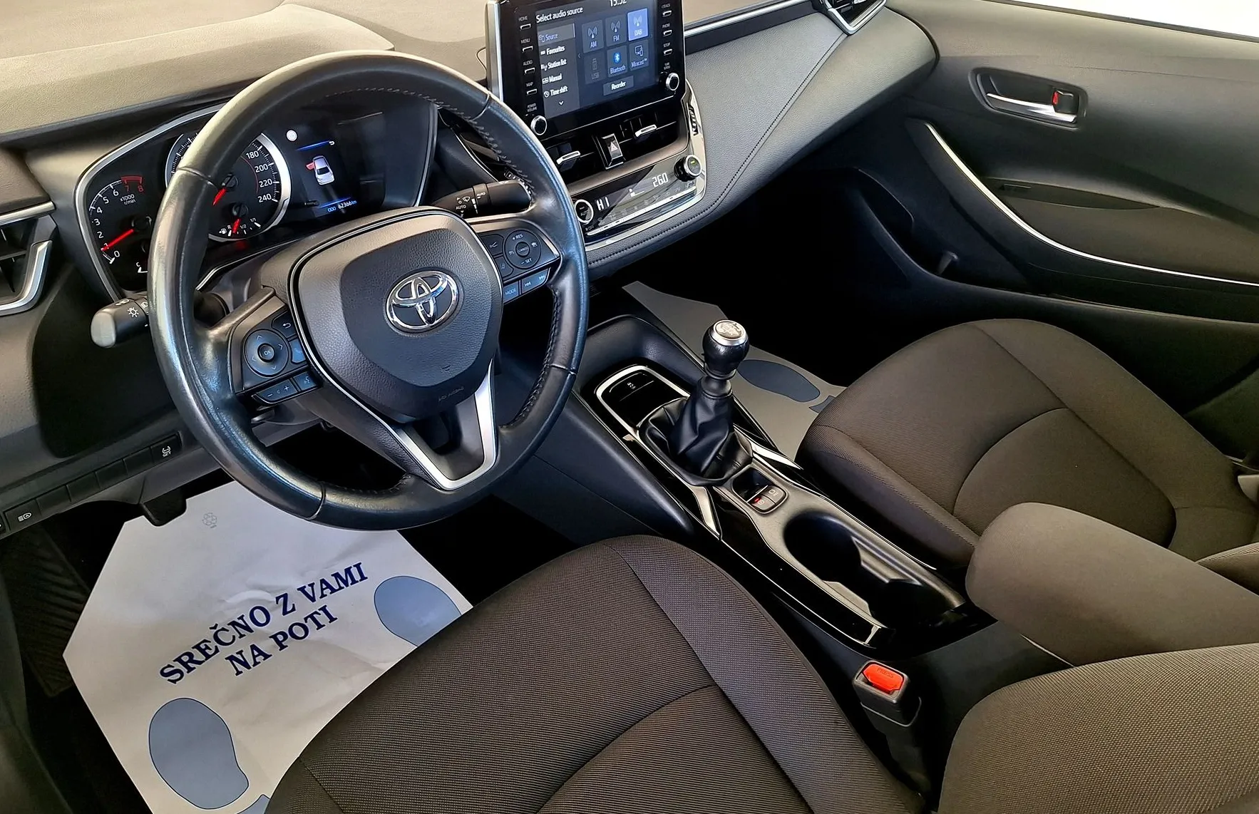 Zunanja slika - Toyota Corolla - 1.5 VVT-i Luna Park - 9