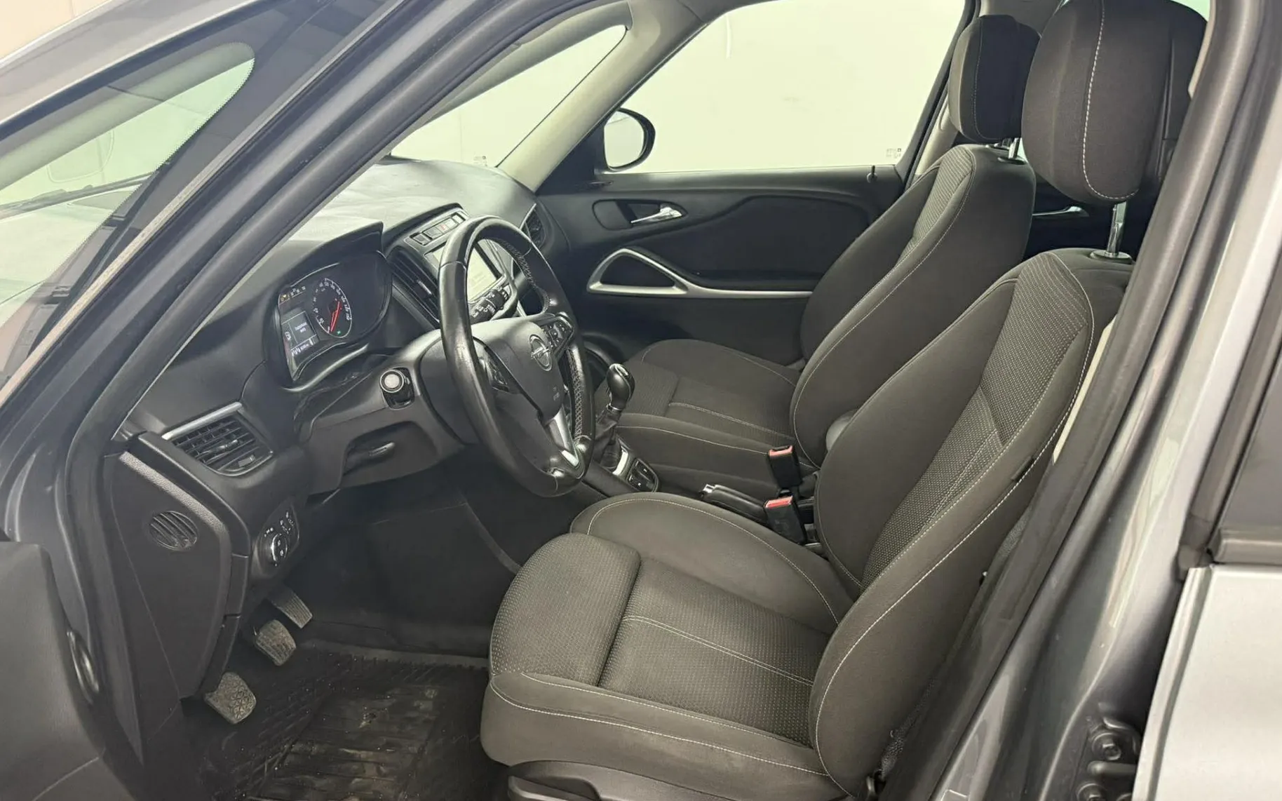 Zunanja slika - Opel Zafira - 1.4 TURBO 103KW.NEMŠKI.NAVI.ALU.LED.SAMO 85.000 KM - 3