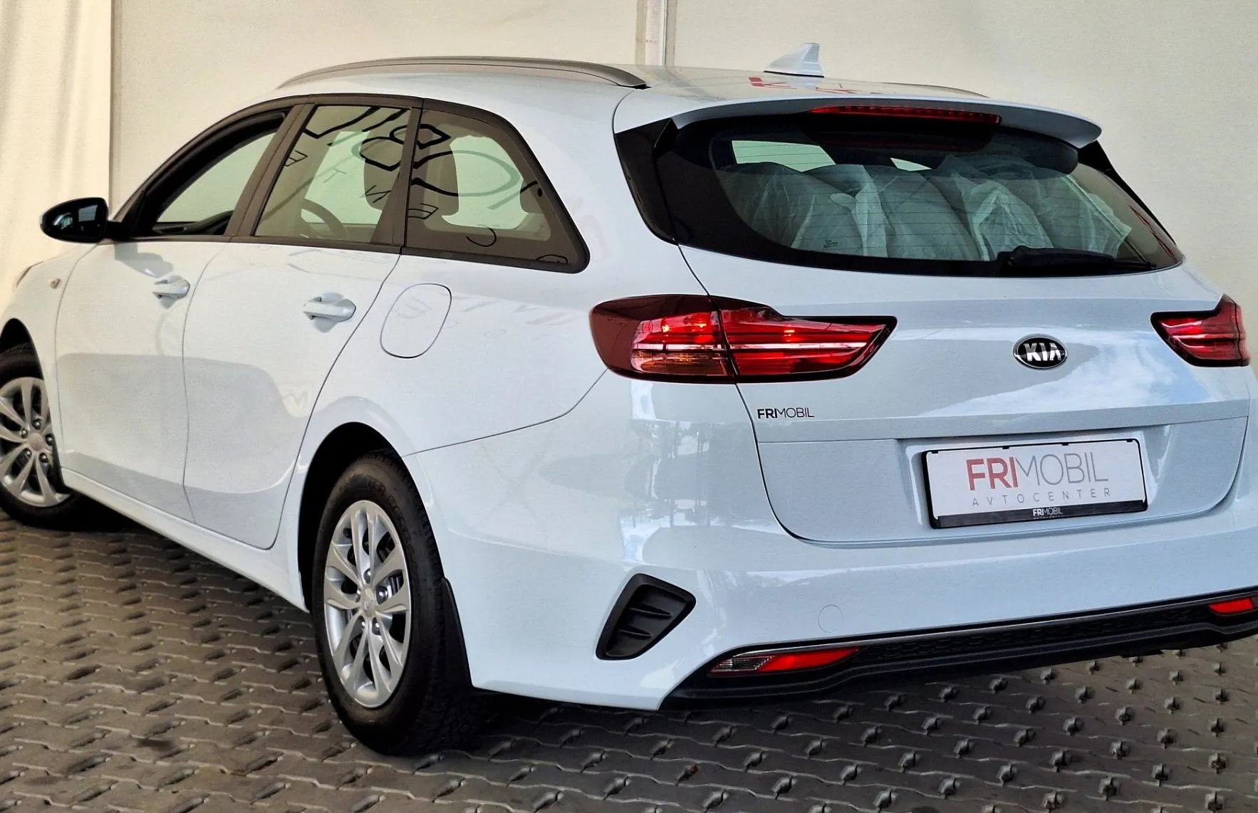 Zunanja slika - KIA Ceed - SW  SW 1.0 T-GDI Urban•Slovensko vozilo•1.Lastnik - 4