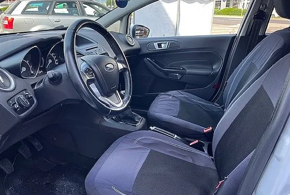 Zunanja slika - Ford Fiesta - 1.25l 60 kW  82 KM TREND - 6