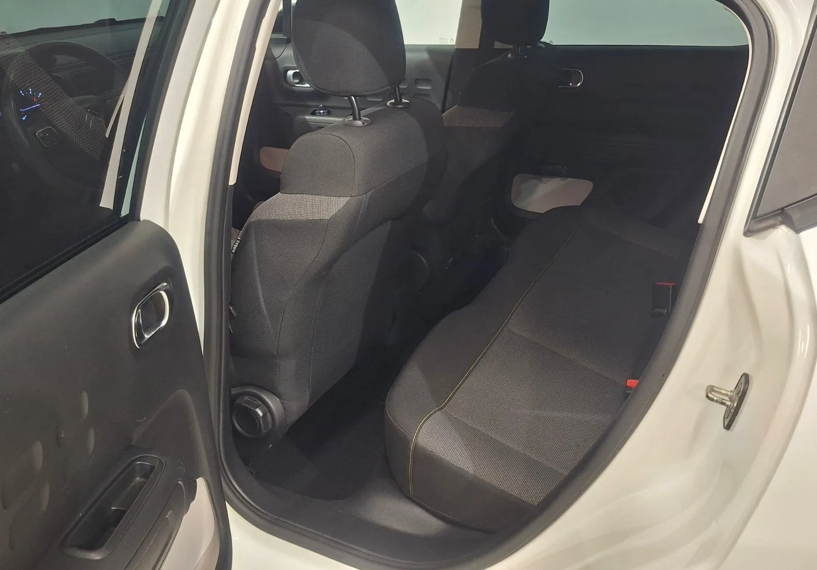 Notranja slika - Citroën C3 - 1.2 PureTech-LED-TEMPOMAT-SERVISNA KNJIGA - 12