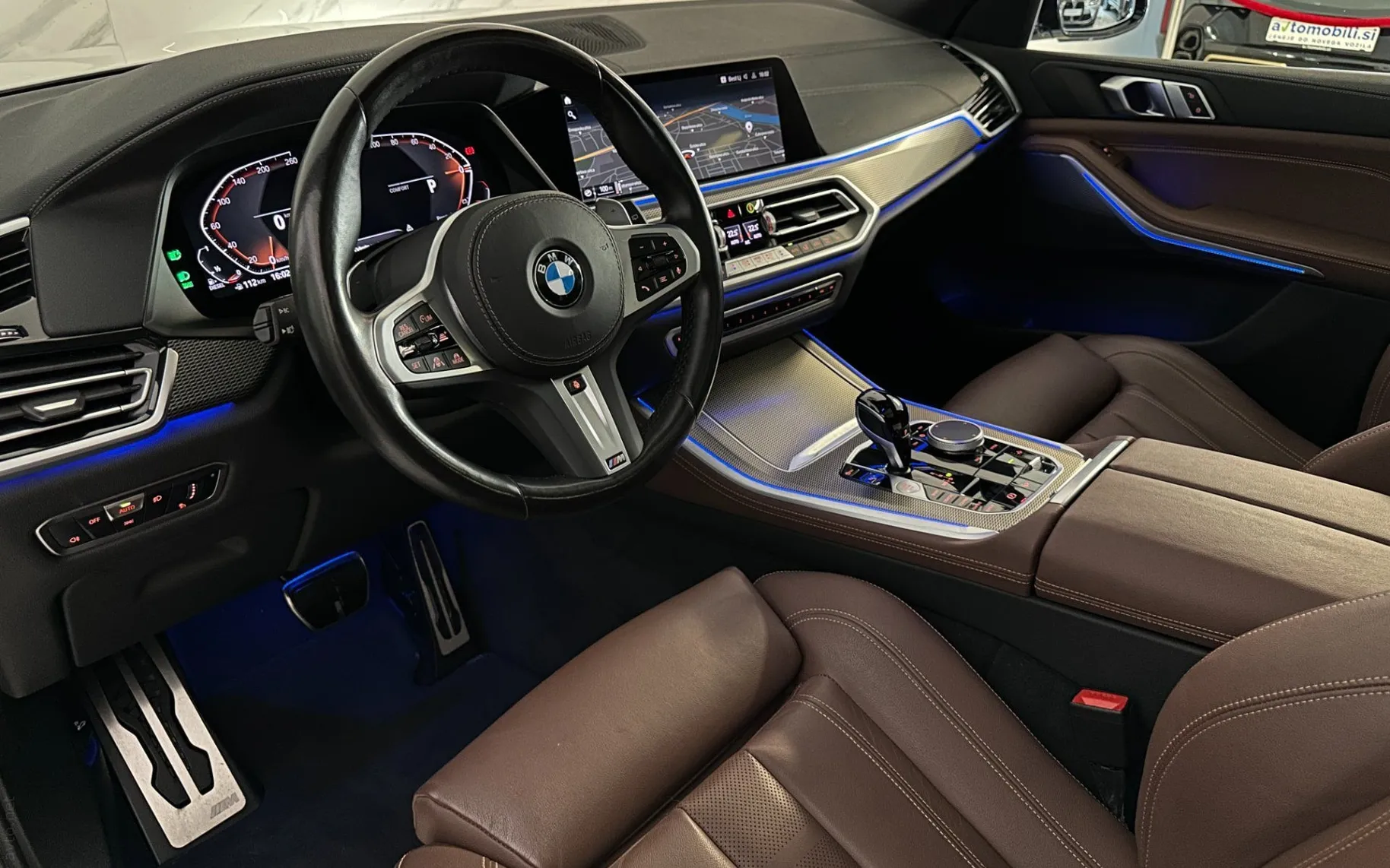 Notranja slika - BMW serija X5: - xD30d|M|Laser|Pano|R22|Zračno|7Sedežev|ACC|Memory| - 9