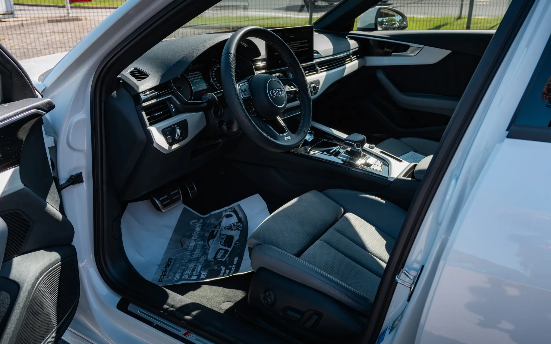 Notranja slika - Audi A4 - Avant quattro 50 TDI S line Tiptronic - 9