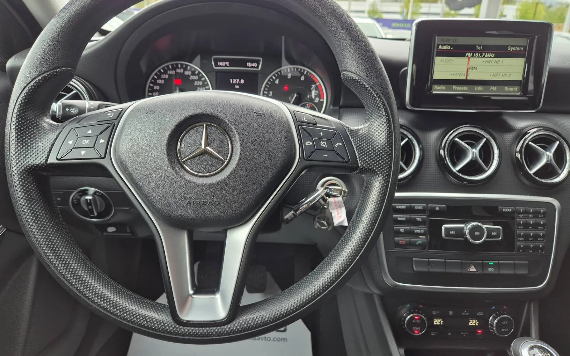 Zunanja slika - Mercedes-Benz A-Razred - STYLE°SLO°BI-XENON°KAMERA°AVT.KLIMA°ALU°BLUETOOTH. - 12