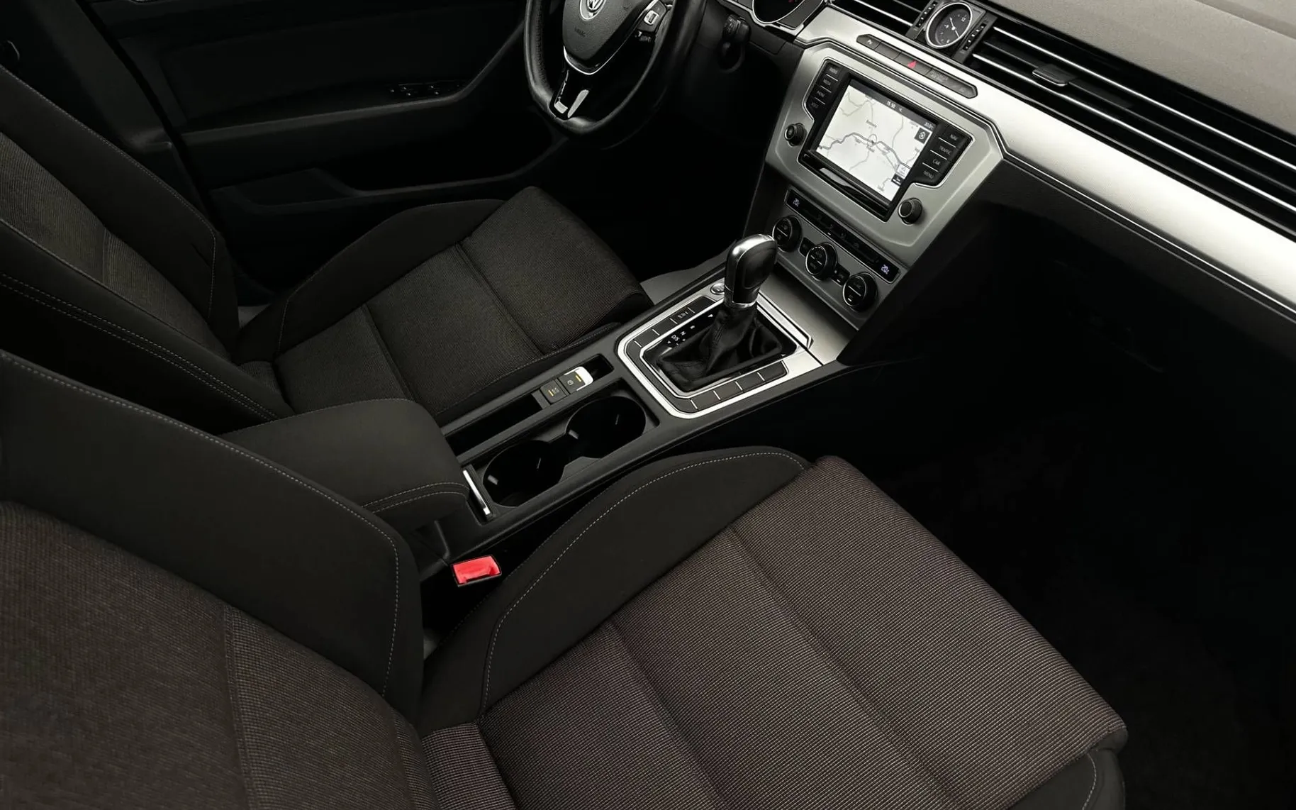 Notranja slika - Volkswagen Passat - -2.0TDI-DSG-LED-KAMERA-AKT.TEMP- - 7