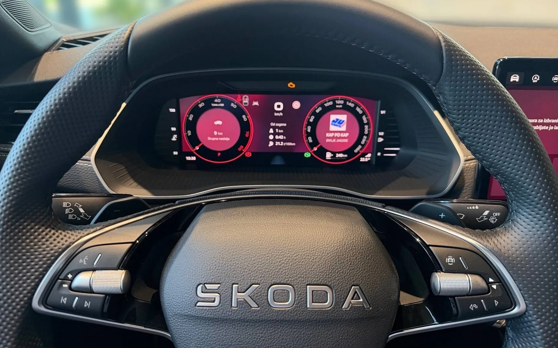 Notranja slika - Škoda Octavia - 1.5 TSI mHEV Family SPORTLINE DSG - 7