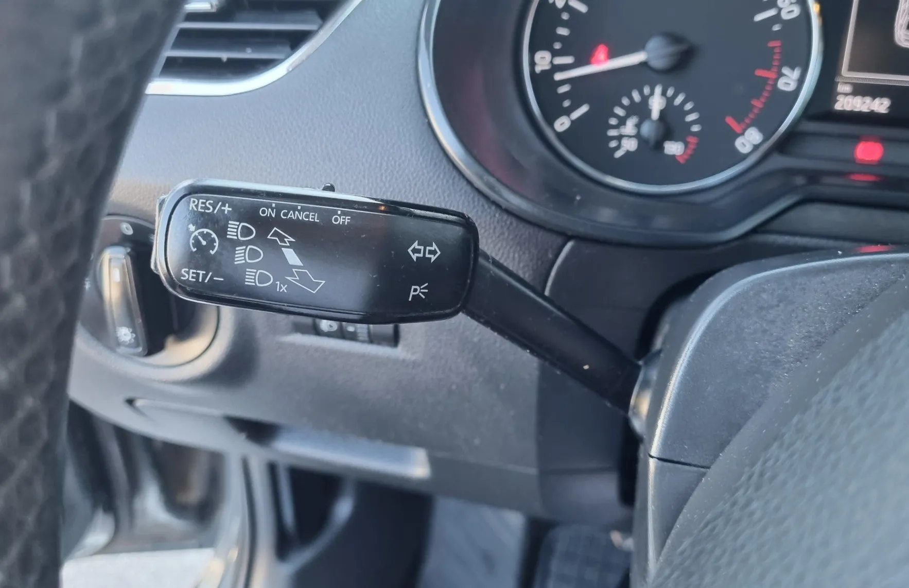 Zunanja slika - Škoda Octavia - Combi 1.2 TSI - SLOVENSKI - 2. LASTNIK - 14
