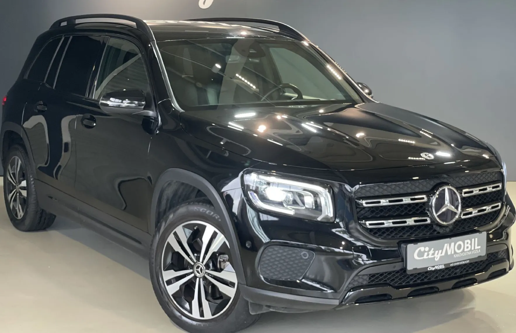 Zunanja slika - Mercedes-Benz GLB-Razred - NAVIGACIJA-TEMPOMAT-VIRTUAL-KAMERA-LED - 2