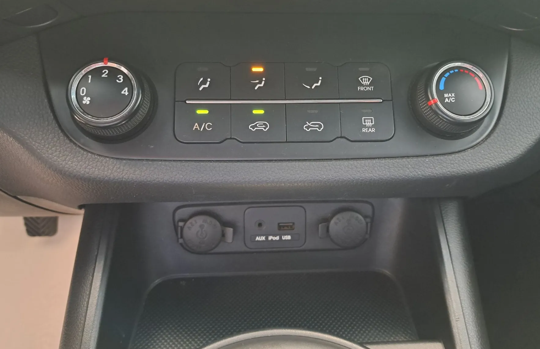 Zunanja slika - KIA Sportage - 2.0 bencinski 120kW Urban-HITRI KREDIT-ODLIČEN- - 10