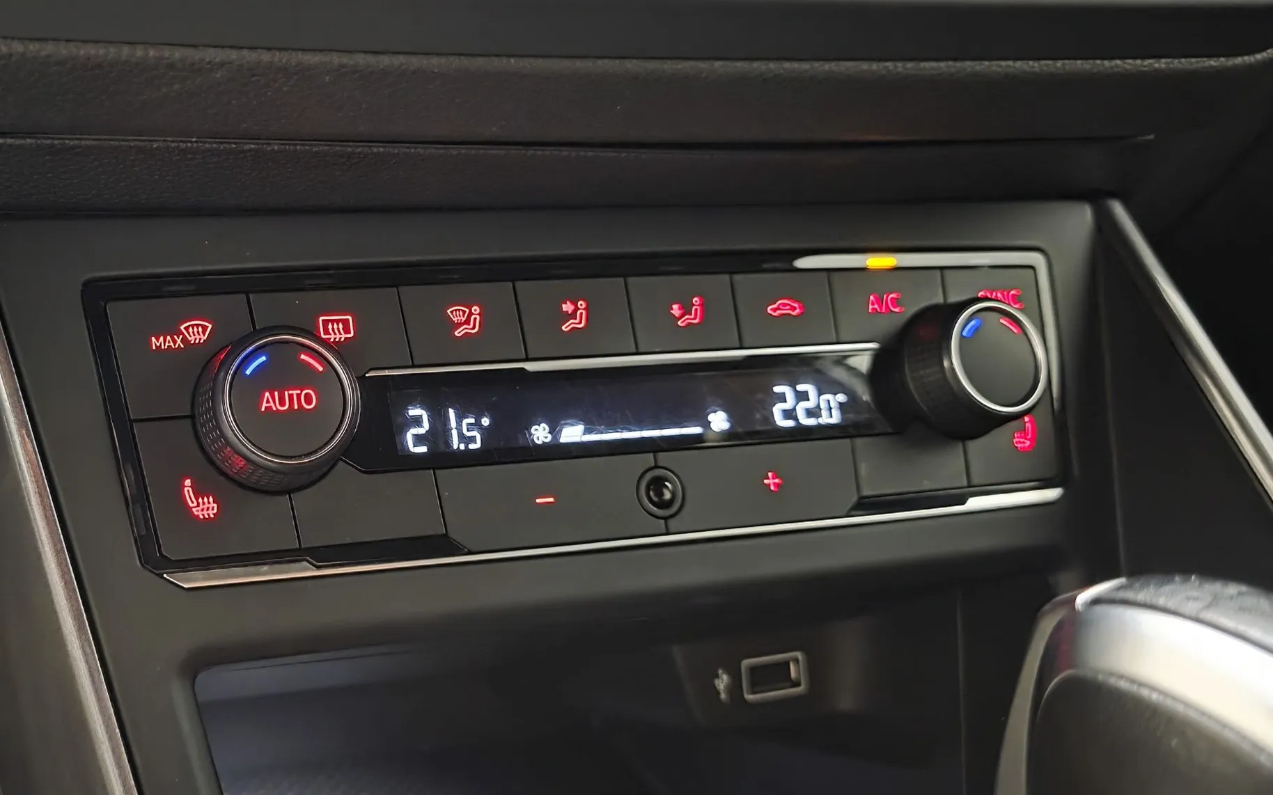 Zunanja slika - Volkswagen Polo - 2.0GTI DSG LED NAVI PDC ALKANTARA 2xKLIMA - 14