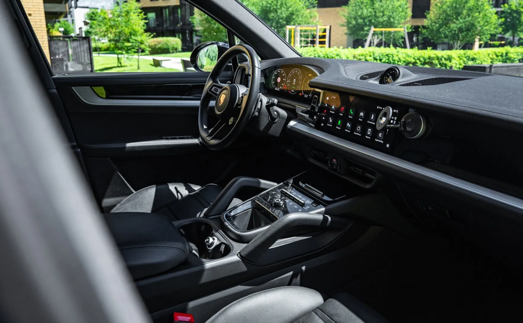 Zunanja slika - Porsche Cayenne - E-Hybrid - LED - Pano - 22 COL - Zračno vzmetenje - 12