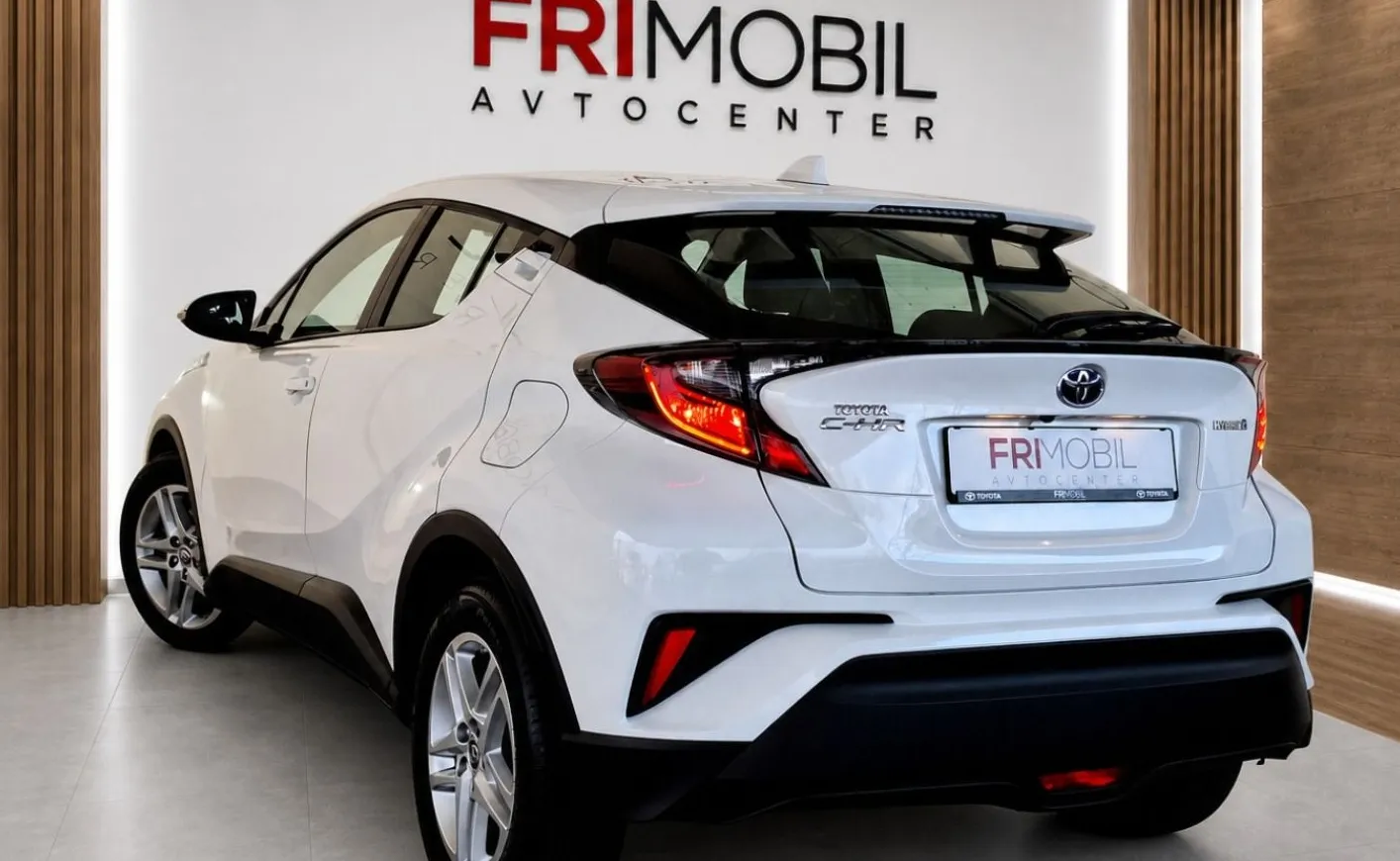 Zunanja slika - Toyota C-HR - 1.8 hibrid HEV C-ENTER SMART... - 4