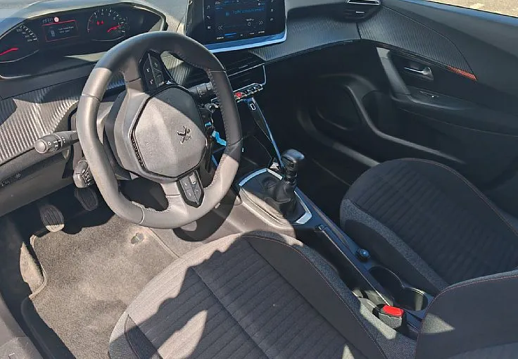 Zunanja slika - Peugeot 2008 - 1.2 PureTech 130 S S Active Pack°°Velik servis°° - 9