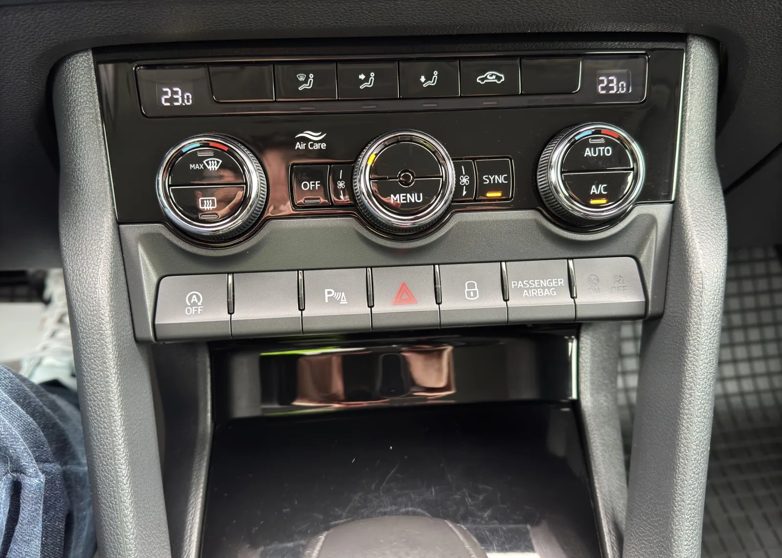Zunanja slika - Škoda Karoq - 4x4 2,0 TDI DSG - 12