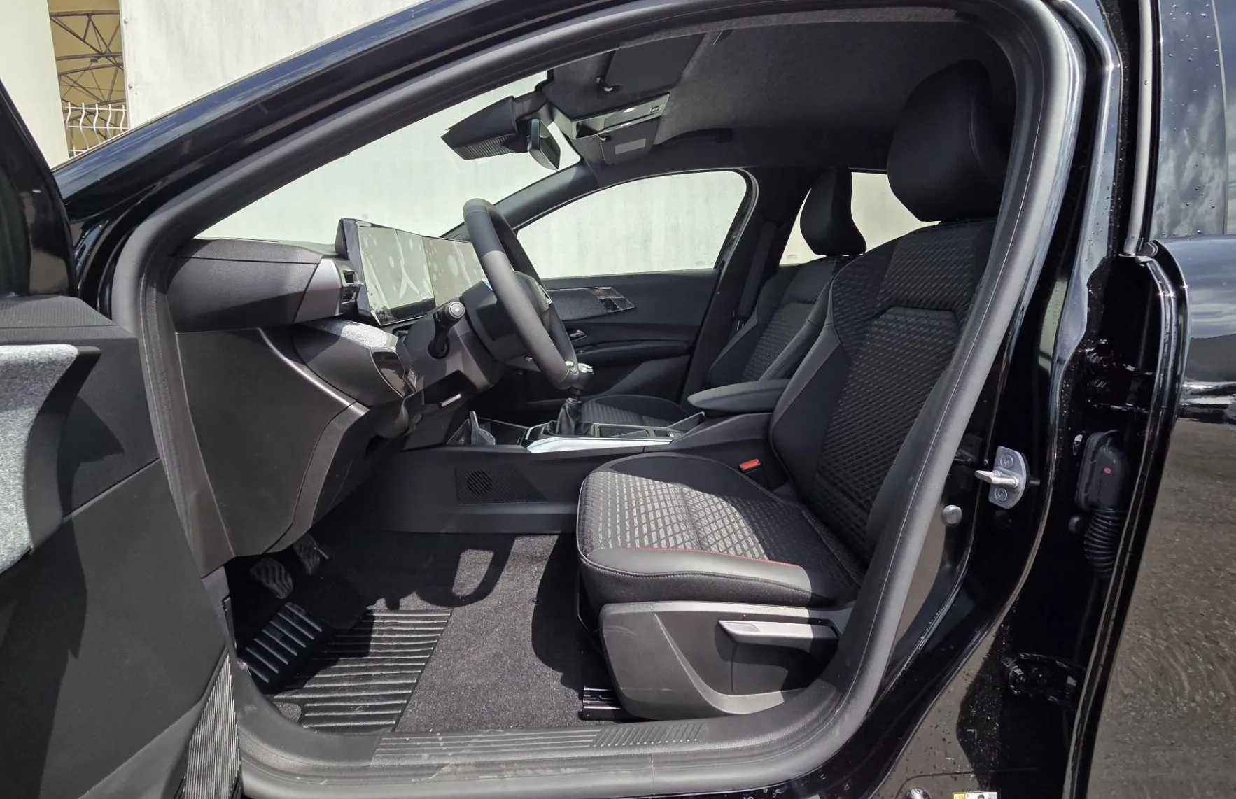 Zunanja slika - Renault Clio - 6 Techno TCE 115 2026+Paket Zima+Zasilno rez. kolo - 9