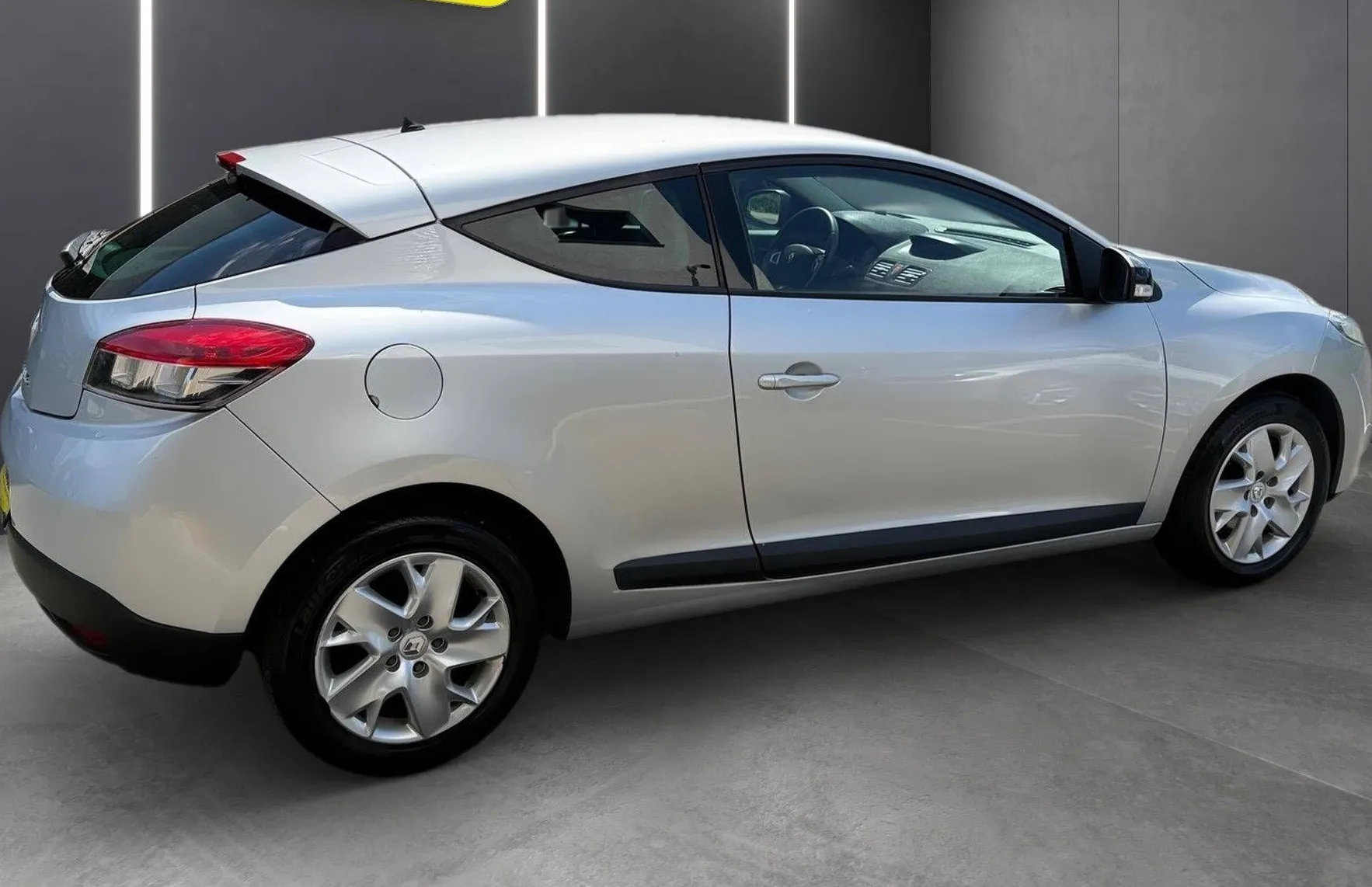 Zunanja slika - Renault Mégane - Megane 1.6 16V SLOVENSKO VOZILO REDNO SERVISIRANO TOP... - 8