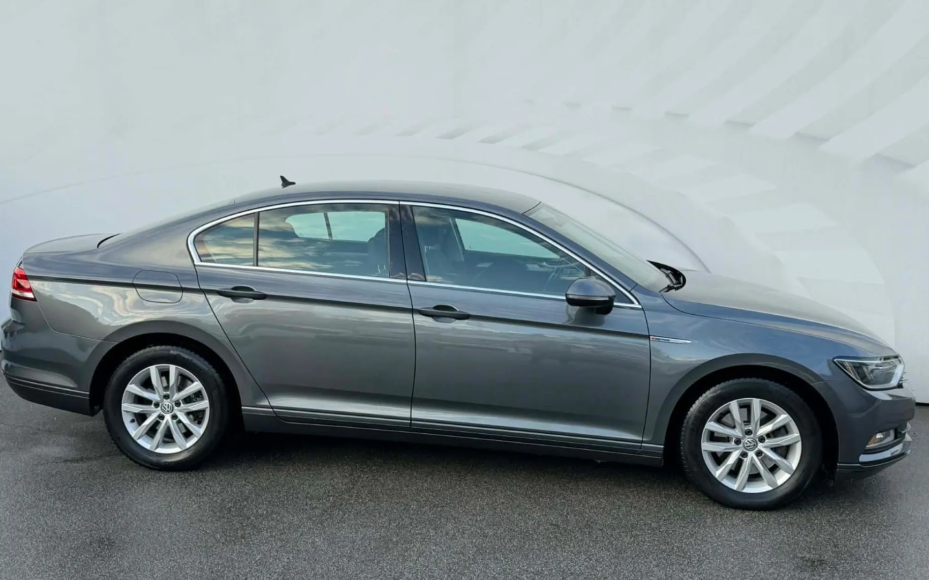 Zunanja slika - VW Passat - 2.0 TDI-4X4 POGON-H LINE-LIZING ZA TUJCE-NAVI- - 4