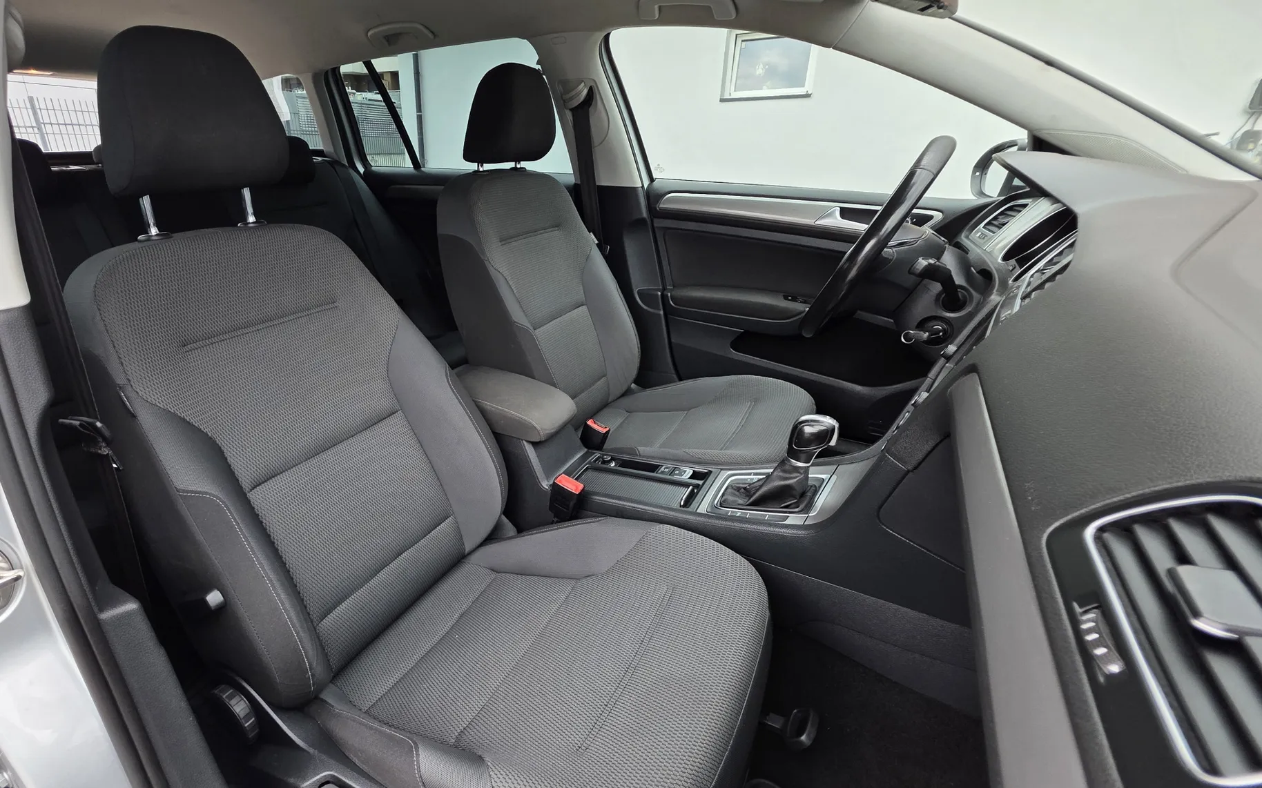 Zunanja slika - VW Golf - Variant 1,6 TDI DSG VEL. SERVIS NAVI TEMP PDC KLJUKA - 17