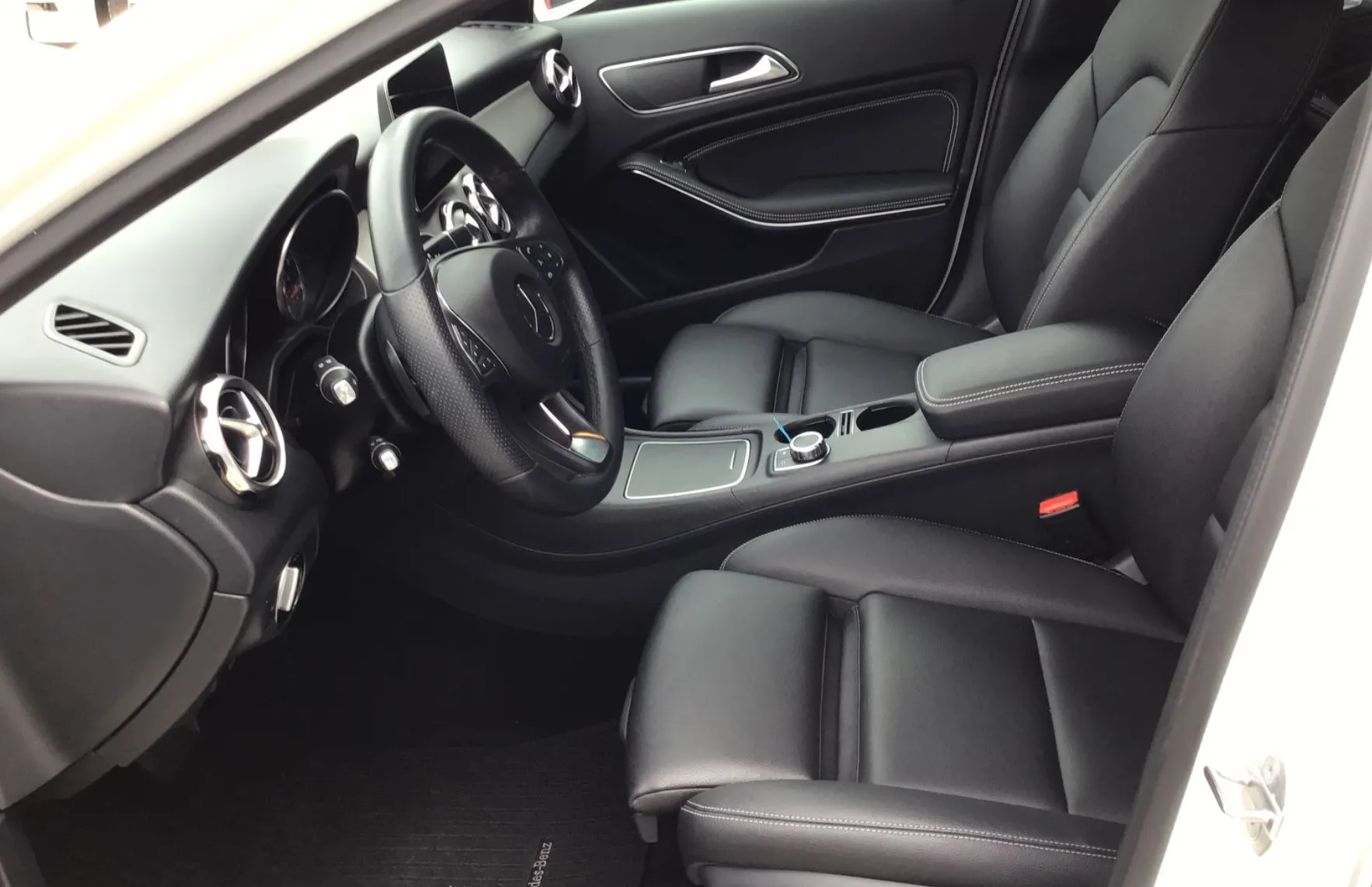 Zunanja slika - Mercedes-Benz GLA-Razred - GLA 180 Urban Avt. - 9