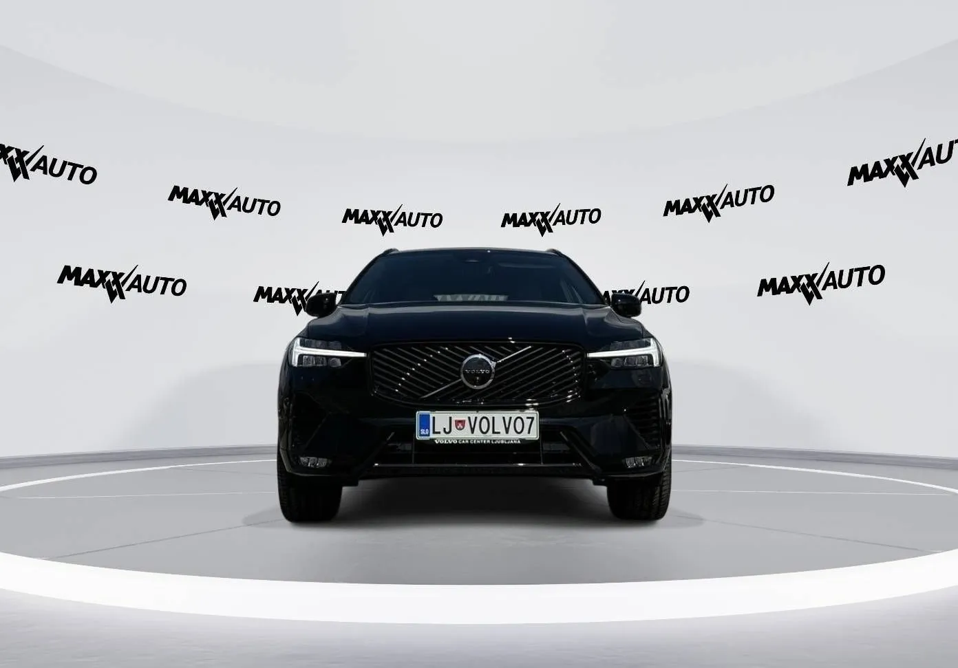 Zunanja slika - Volvo XC60 - B5 P AWD Plus Dark Avt - 2