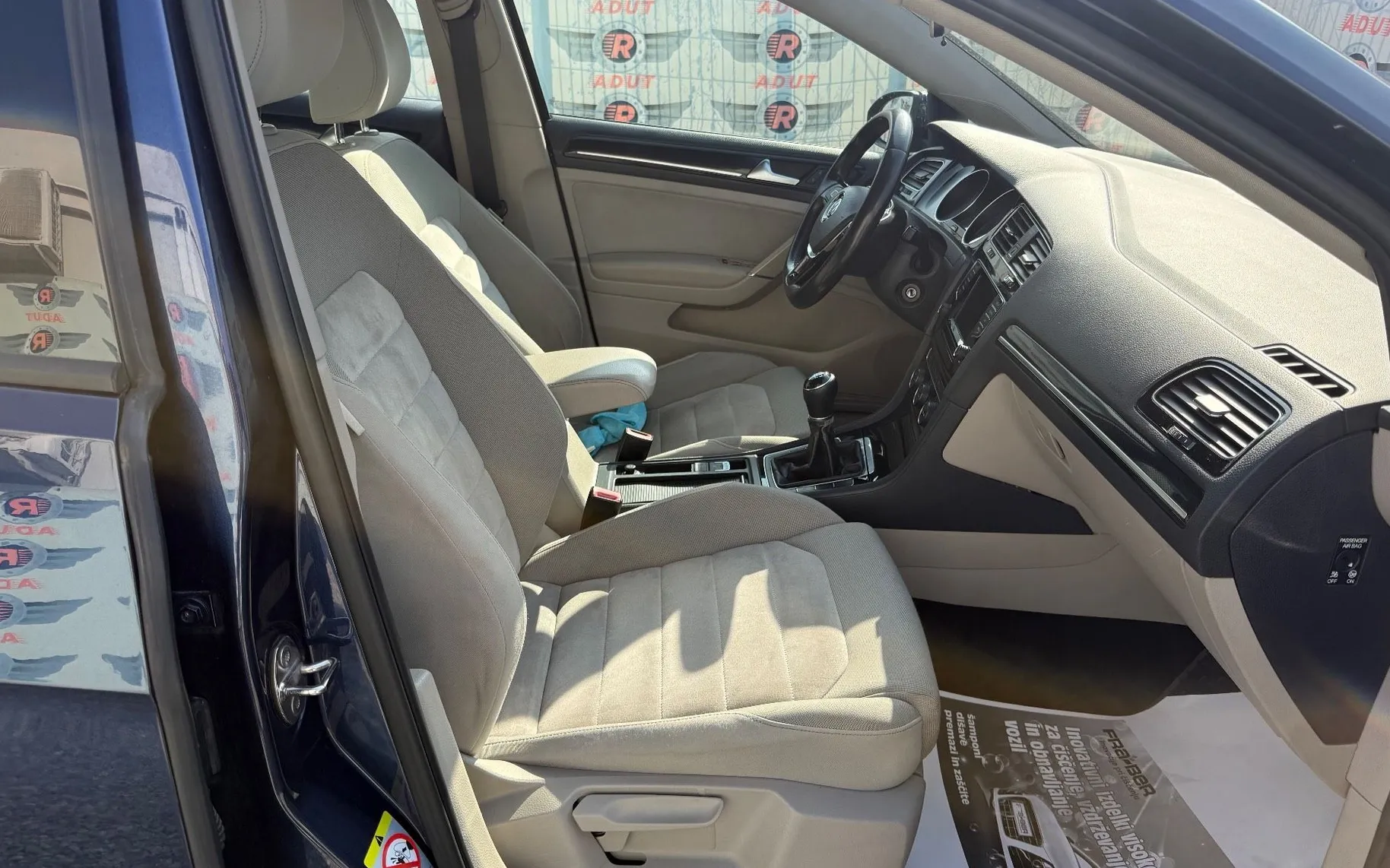 Zunanja slika - Volkswagen Golf - 1.6 TDI BlueMotion Tech Comfort.77kW - 11