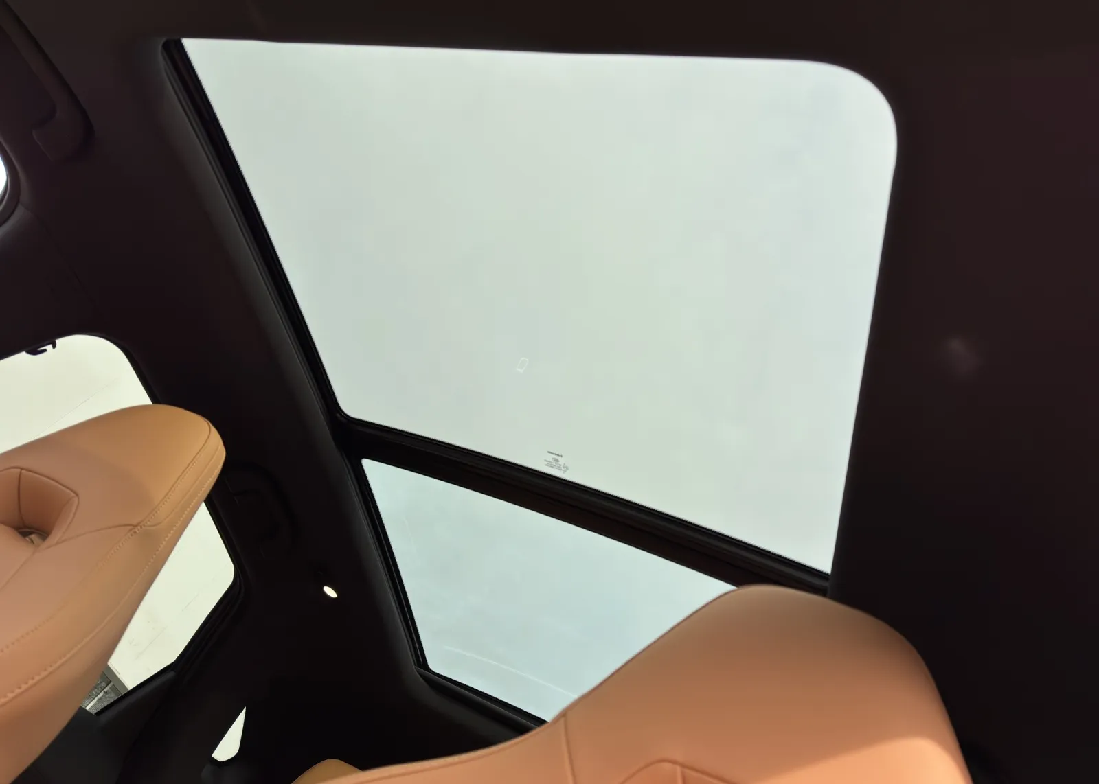 Zunanja slika - Forthing T5 Evo EV - FRIDAY 64.4kWh + PANORAMA + DAB + RADAR + BLISS + - 16