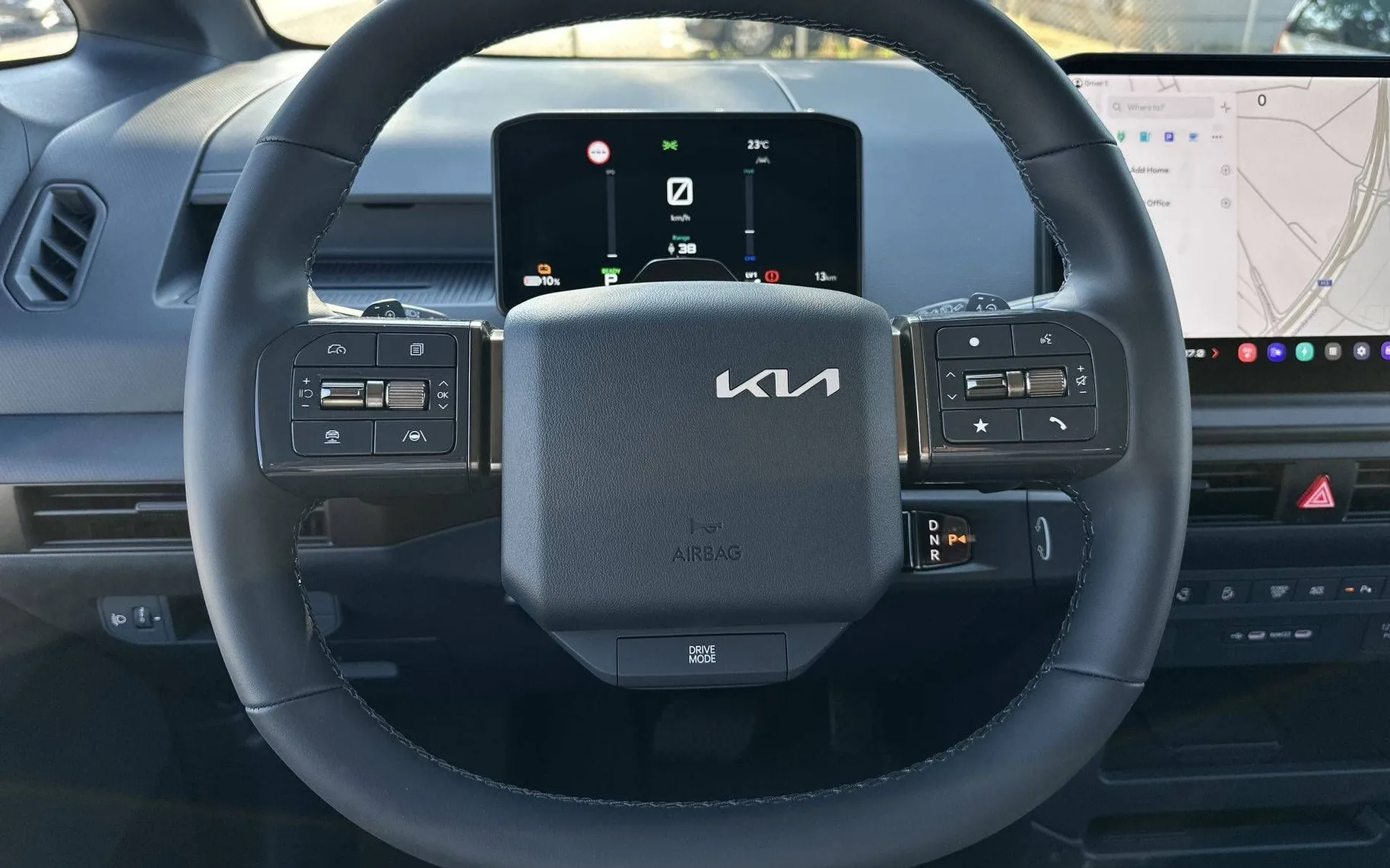 Notranja slika - KIA PV5 - Quantum 71.2 kWh baterija 120 kW 163 KS - 12