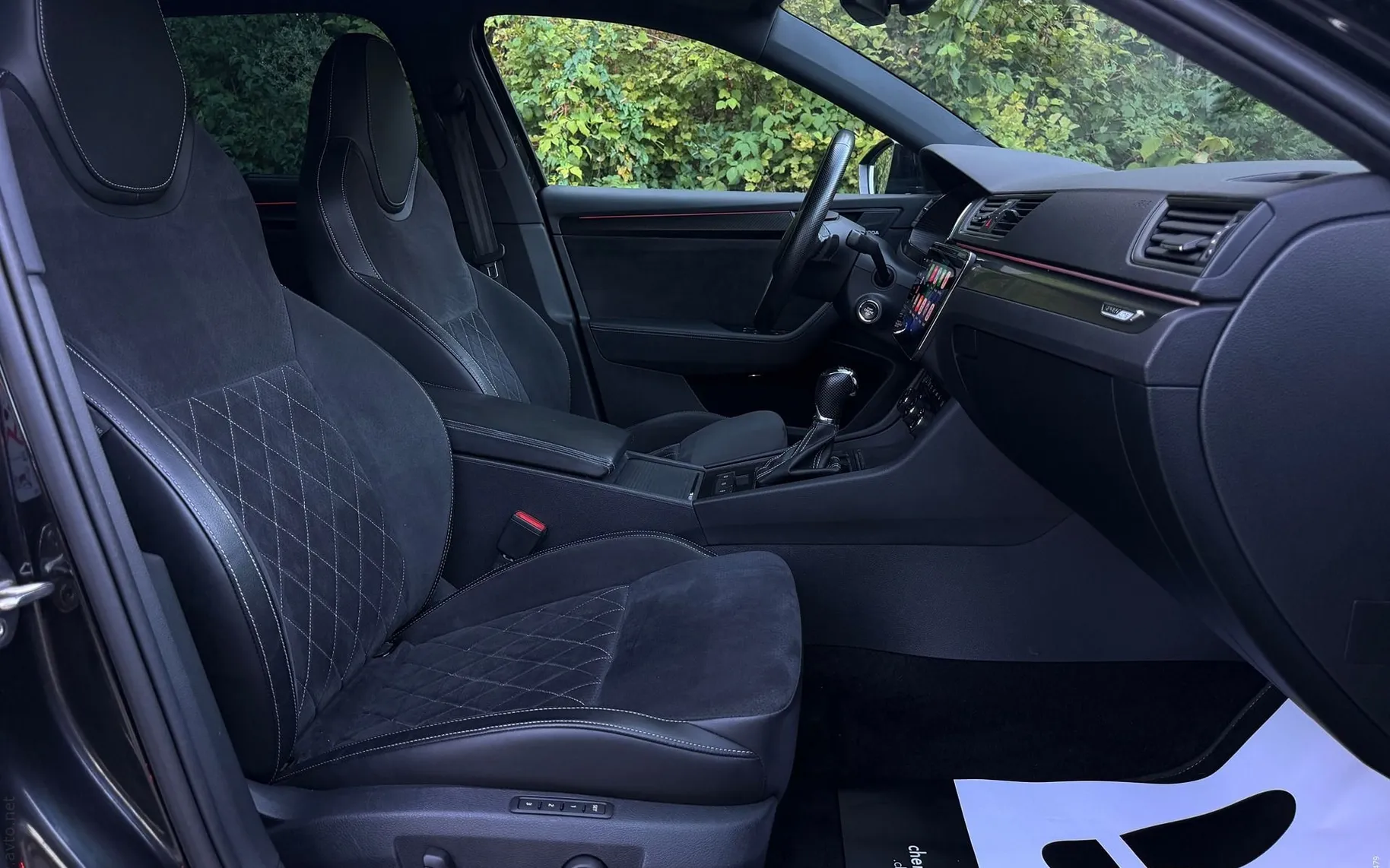 Notranja slika - Škoda Superb - iV 1.4 TSI Sportline DSG|MATRIX|ACC|KAM|KEYLESS - 10